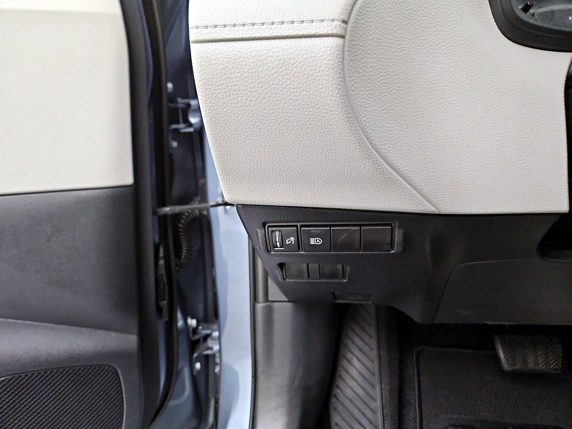 Thumbnail: 2025 Toyota Corolla Cross - 13