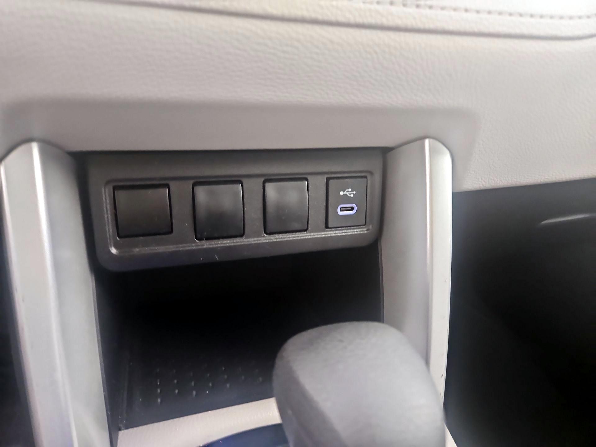 Thumbnail: 2025 Toyota Corolla Cross - 18