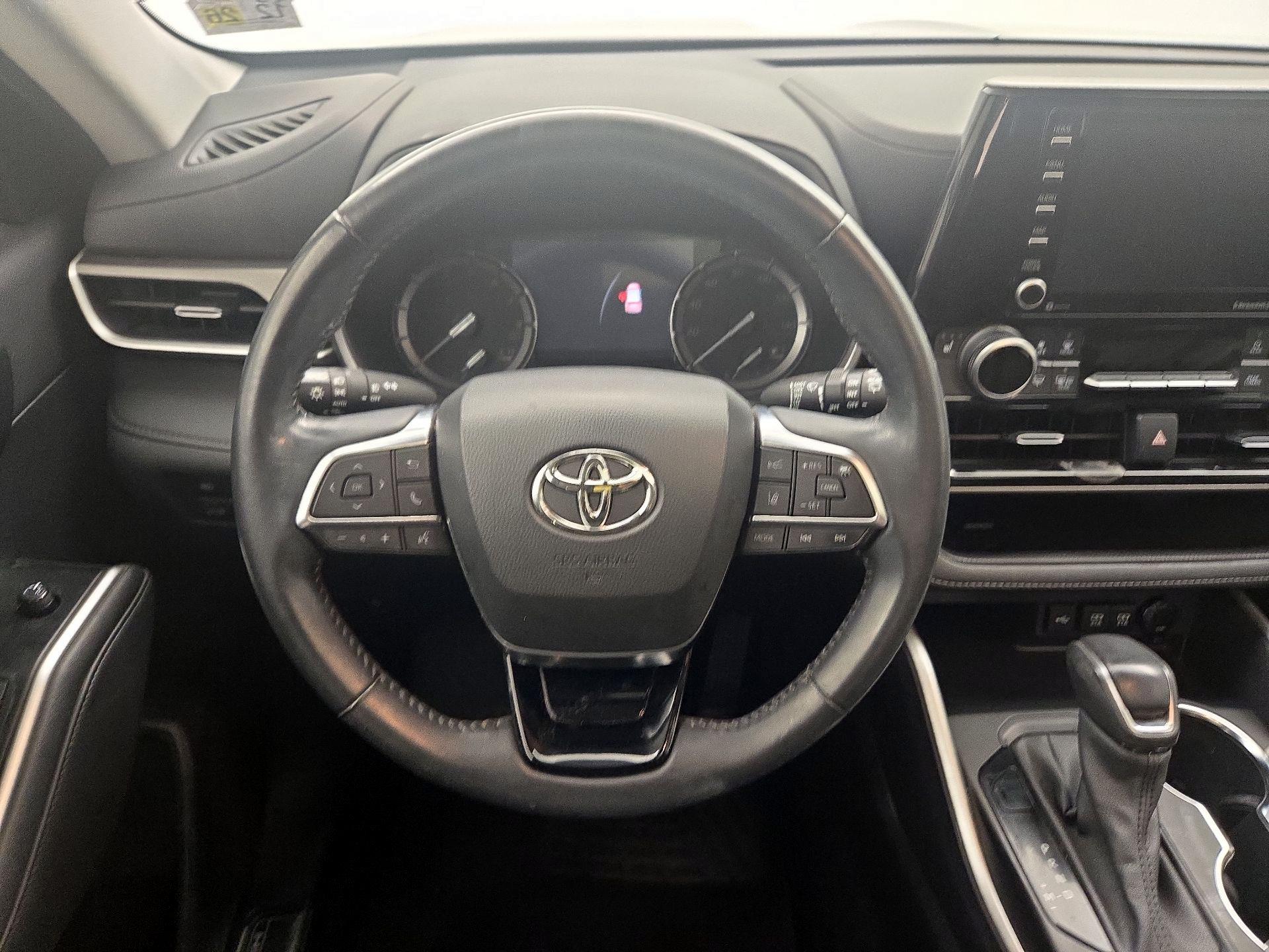 Thumbnail: 2021 Toyota Highlander - 10