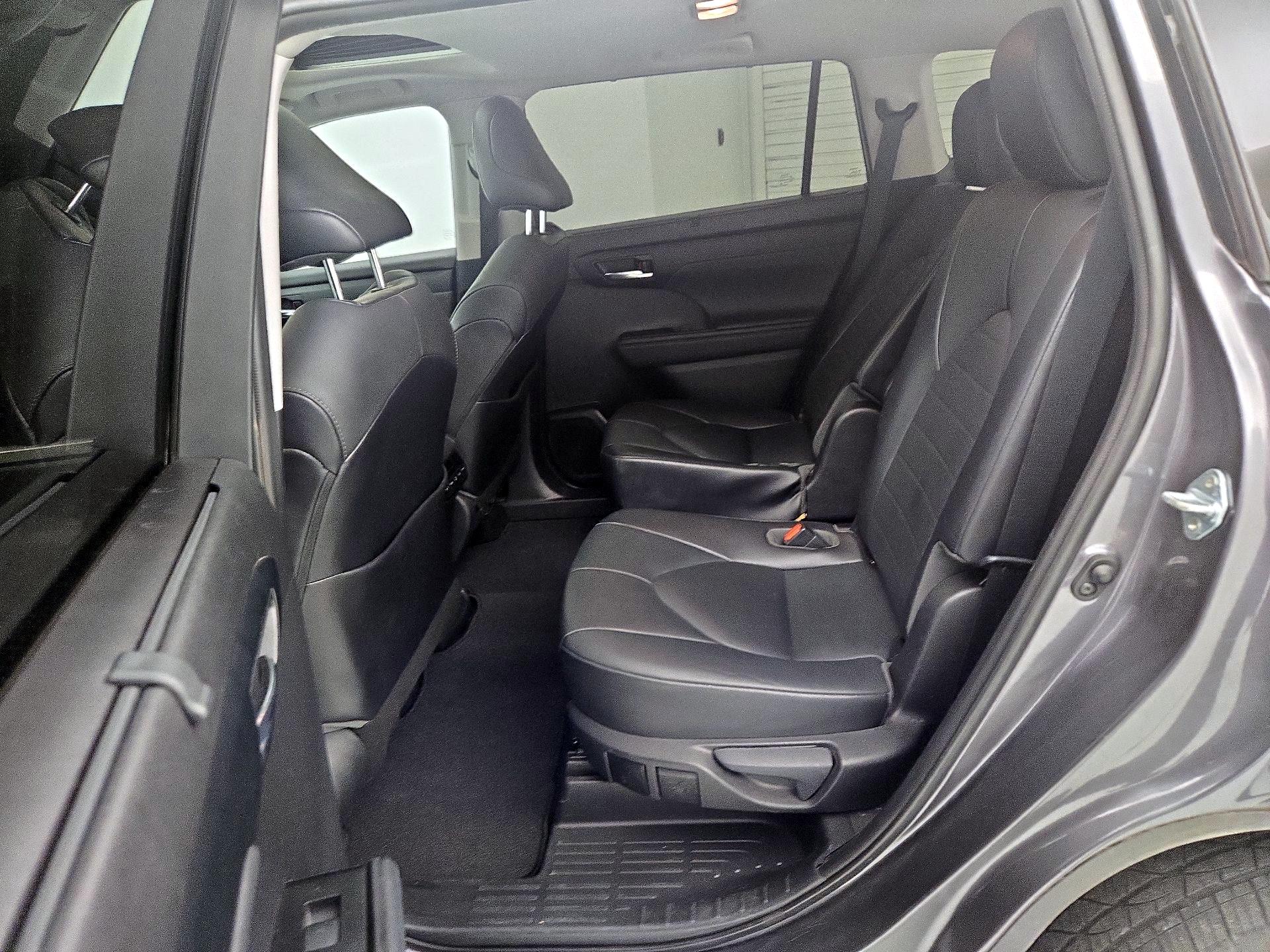 Thumbnail: 2021 Toyota Highlander - 20