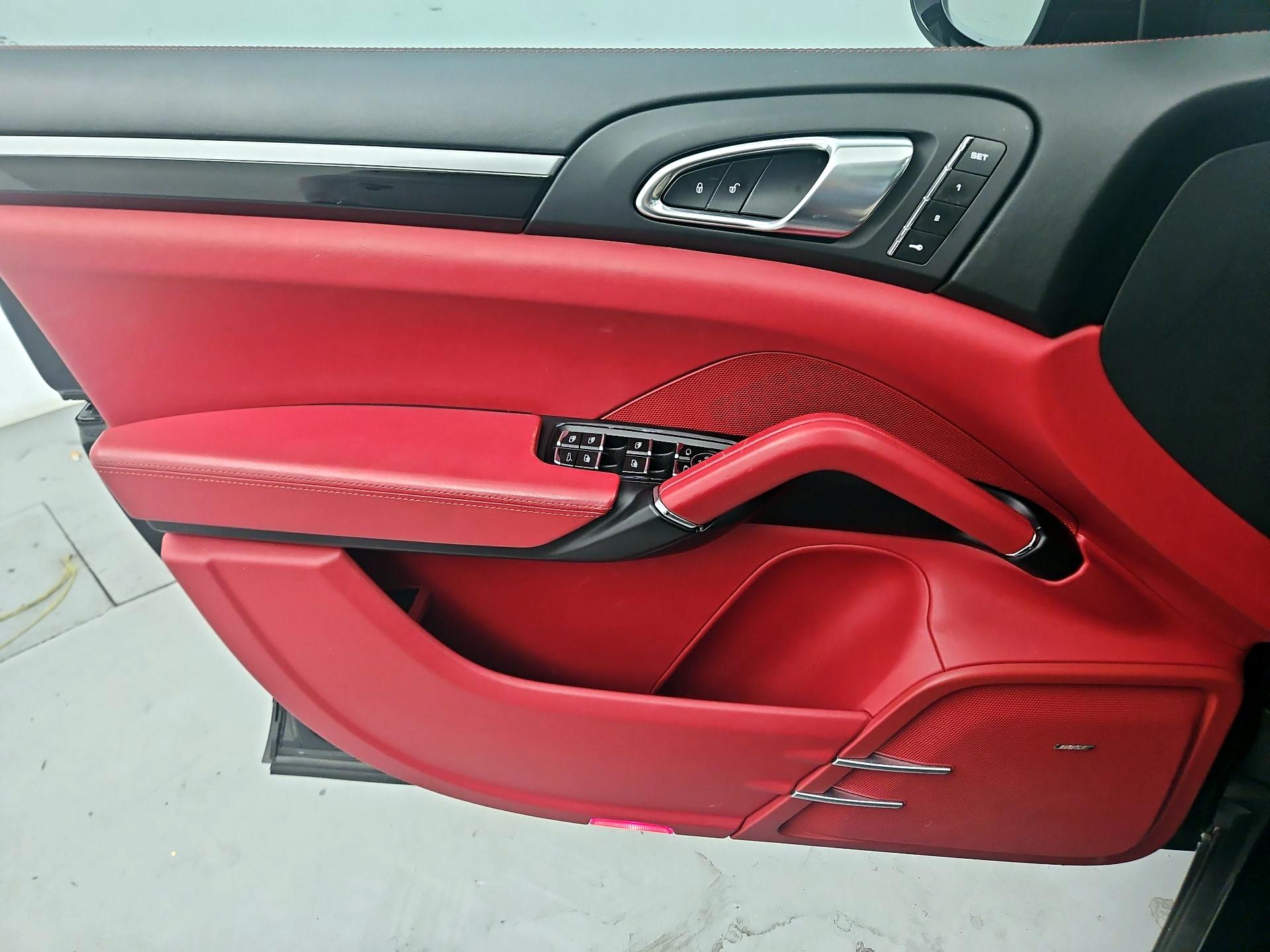 Thumbnail: 2018 Porsche Cayenne - 12