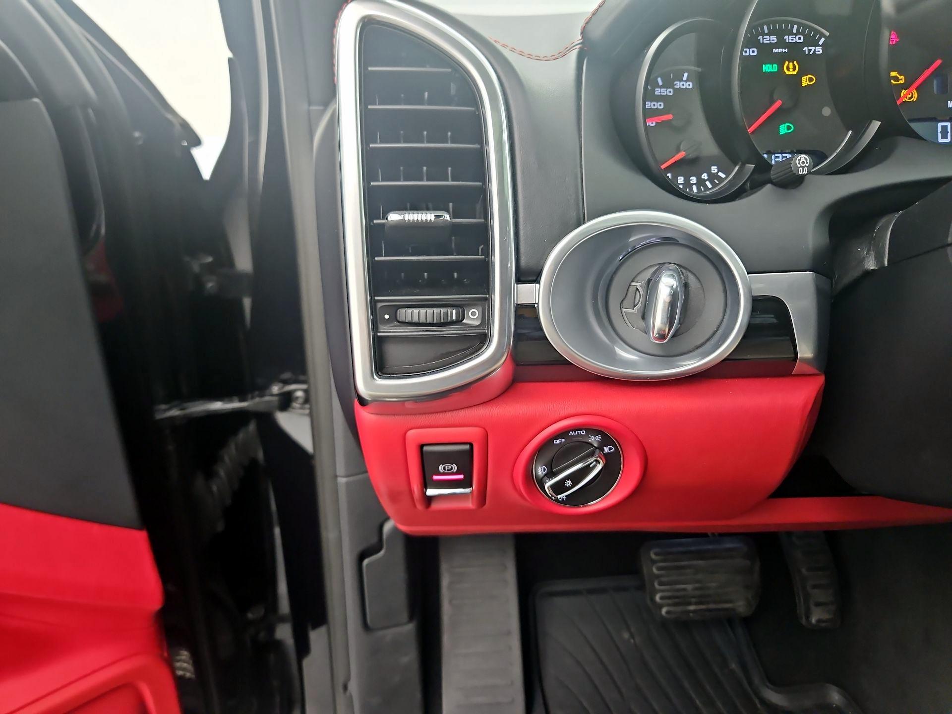 Thumbnail: 2018 Porsche Cayenne - 13