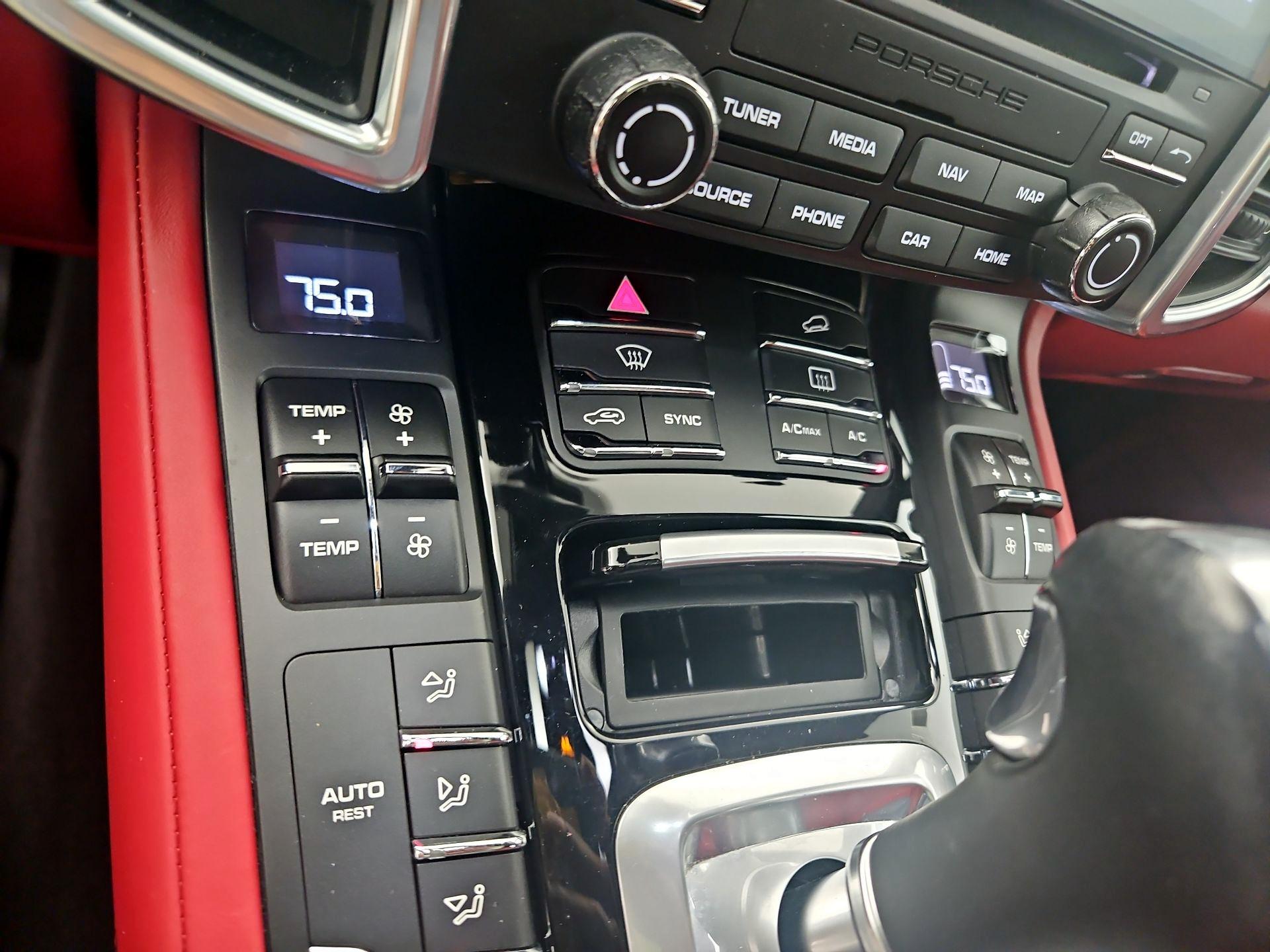 Thumbnail: 2018 Porsche Cayenne - 16