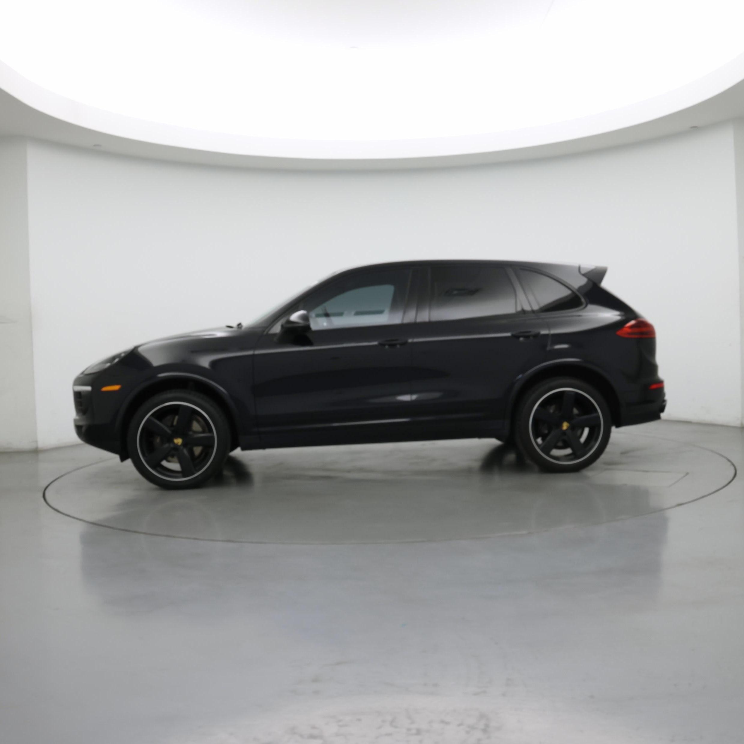 Thumbnail: 2018 Porsche Cayenne - 3