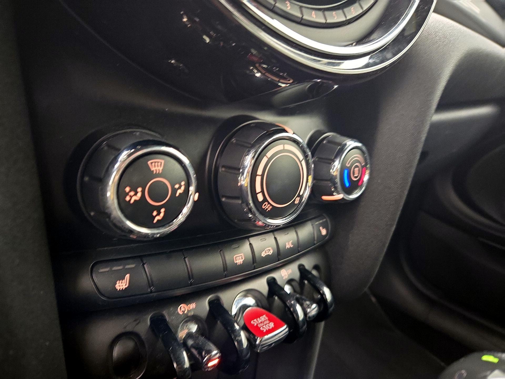 Thumbnail: 2019 MINI Cooper - 17