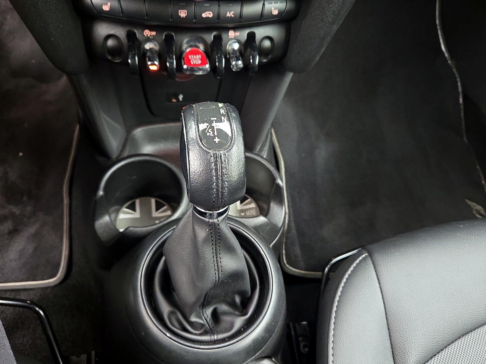 Thumbnail: 2019 MINI Cooper - 18