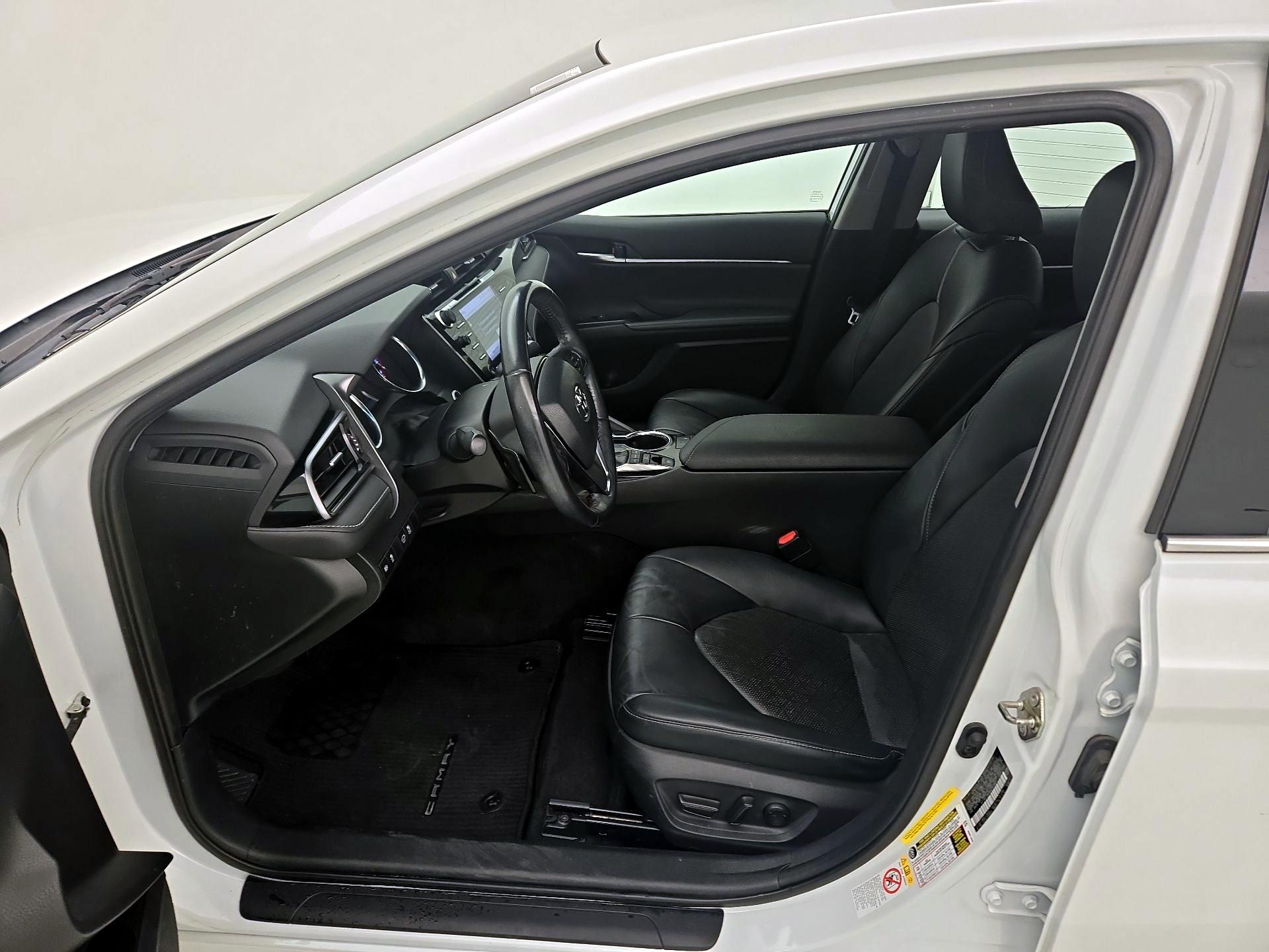 Thumbnail: 2019 Toyota Camry - 11