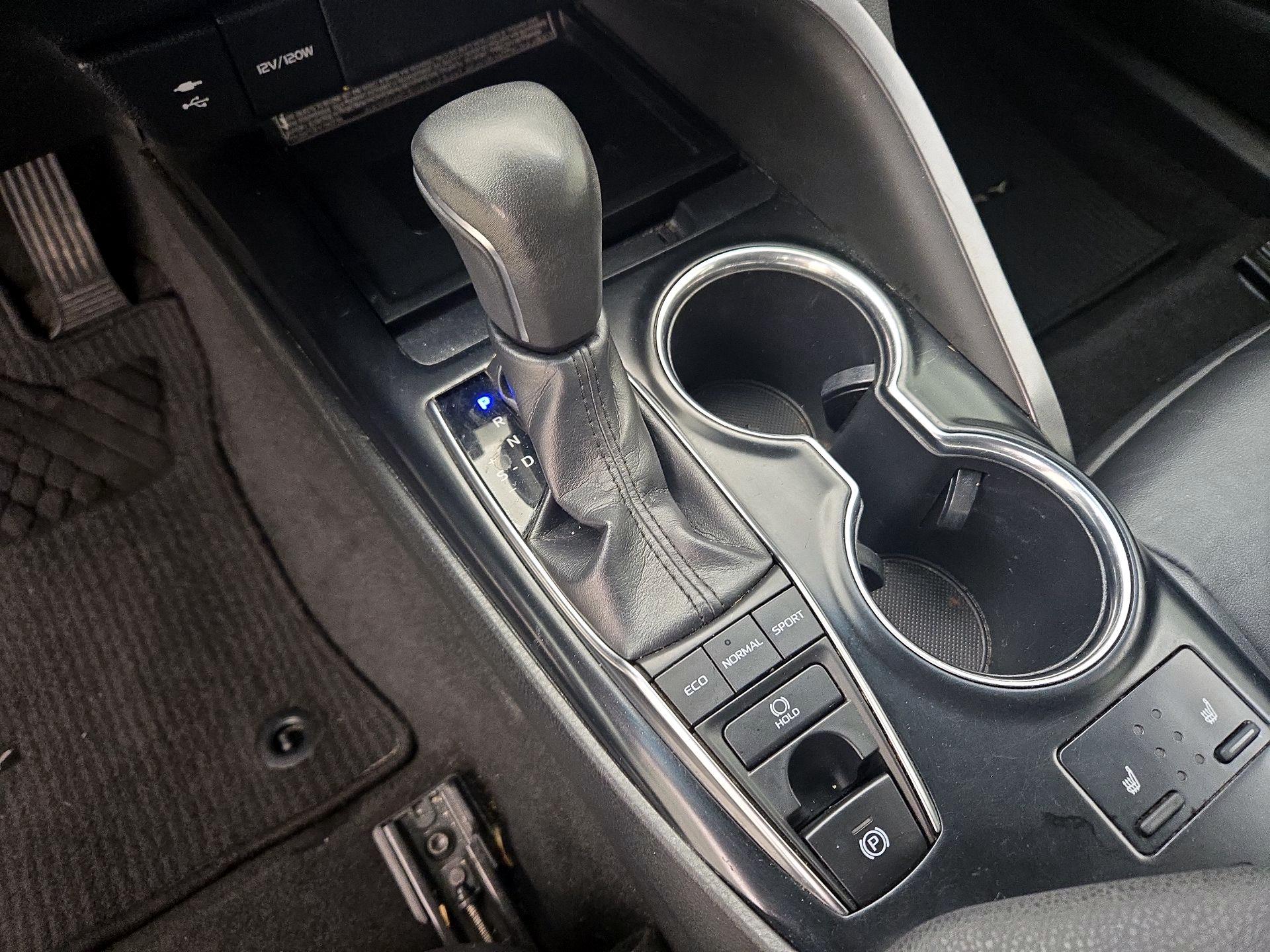 Thumbnail: 2019 Toyota Camry - 18