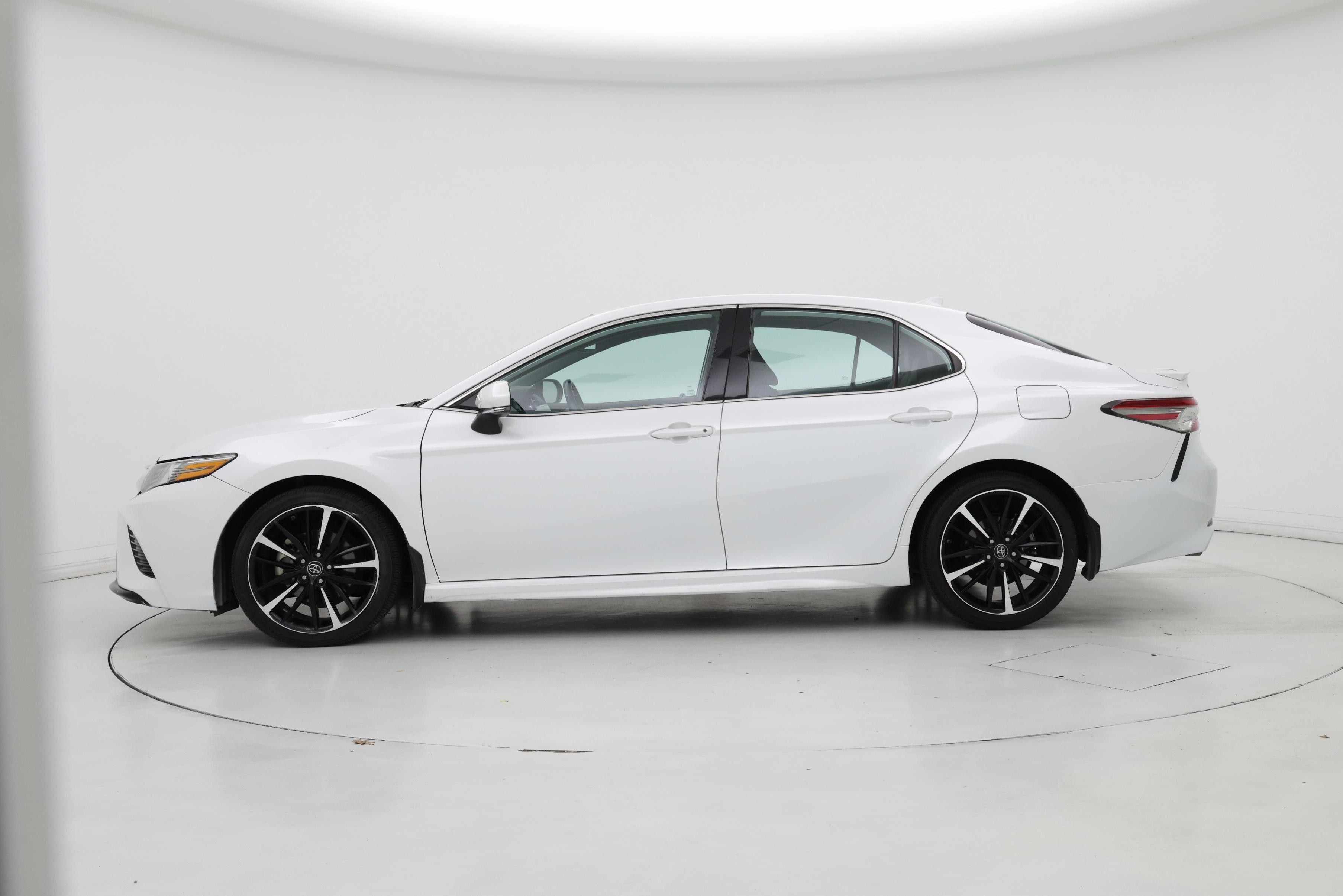 Thumbnail: 2019 Toyota Camry - 3