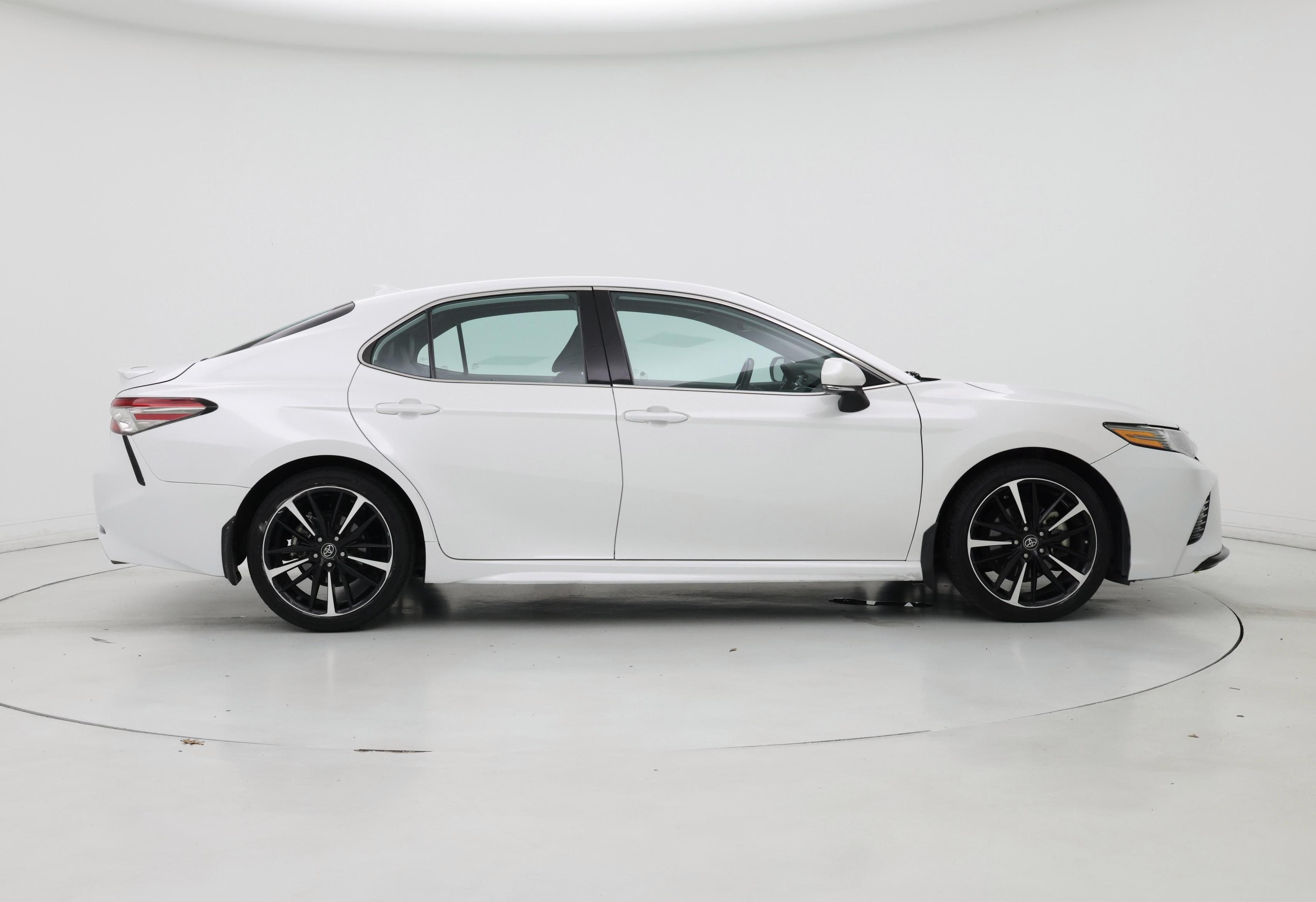 Thumbnail: 2019 Toyota Camry - 7