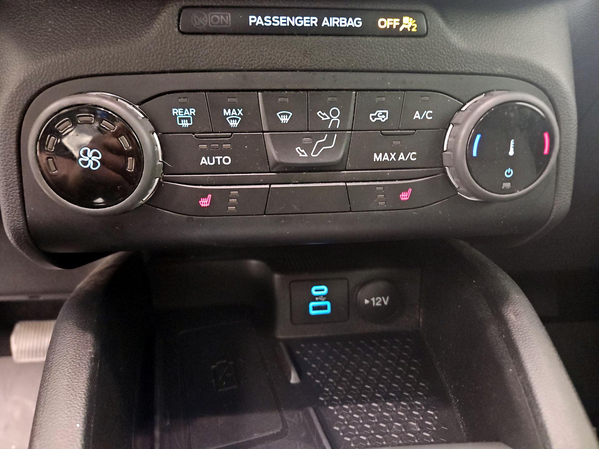 Thumbnail: 2022 Ford Bronco Sport - 16