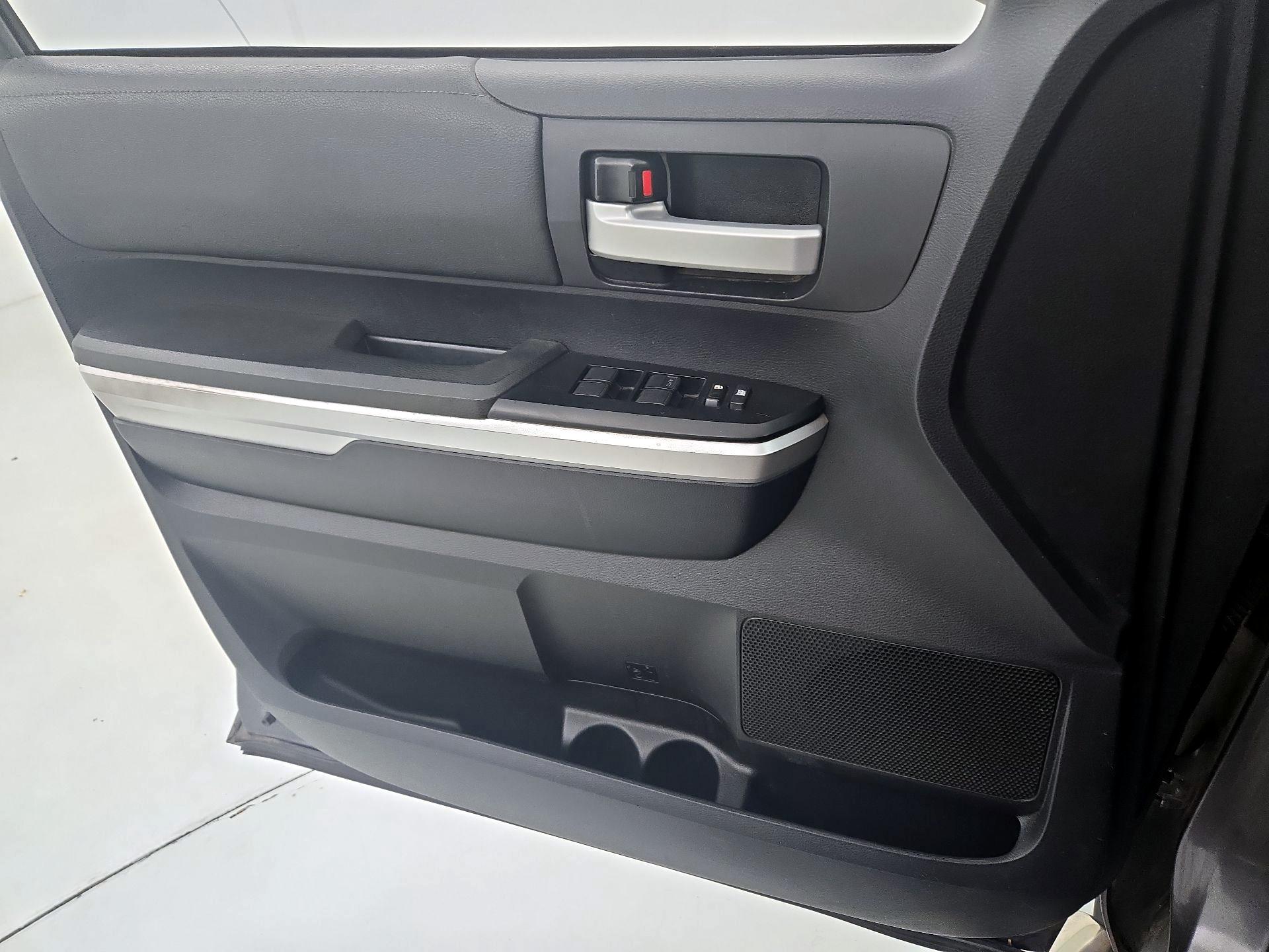 Thumbnail: 2015 Toyota Tundra - 12