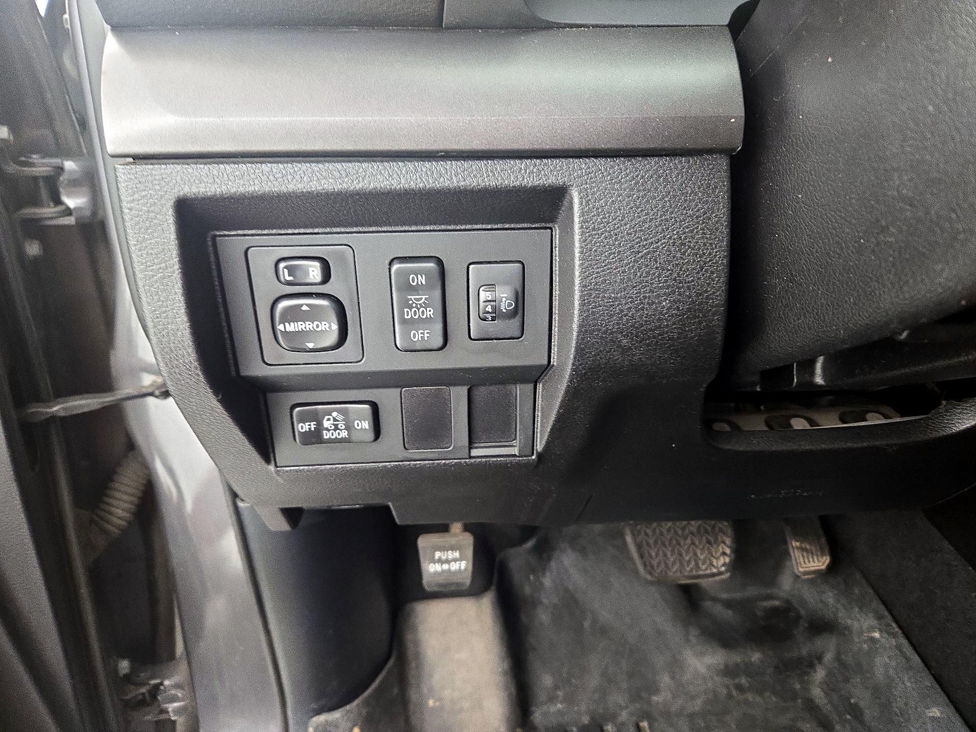 Thumbnail: 2015 Toyota Tundra - 13