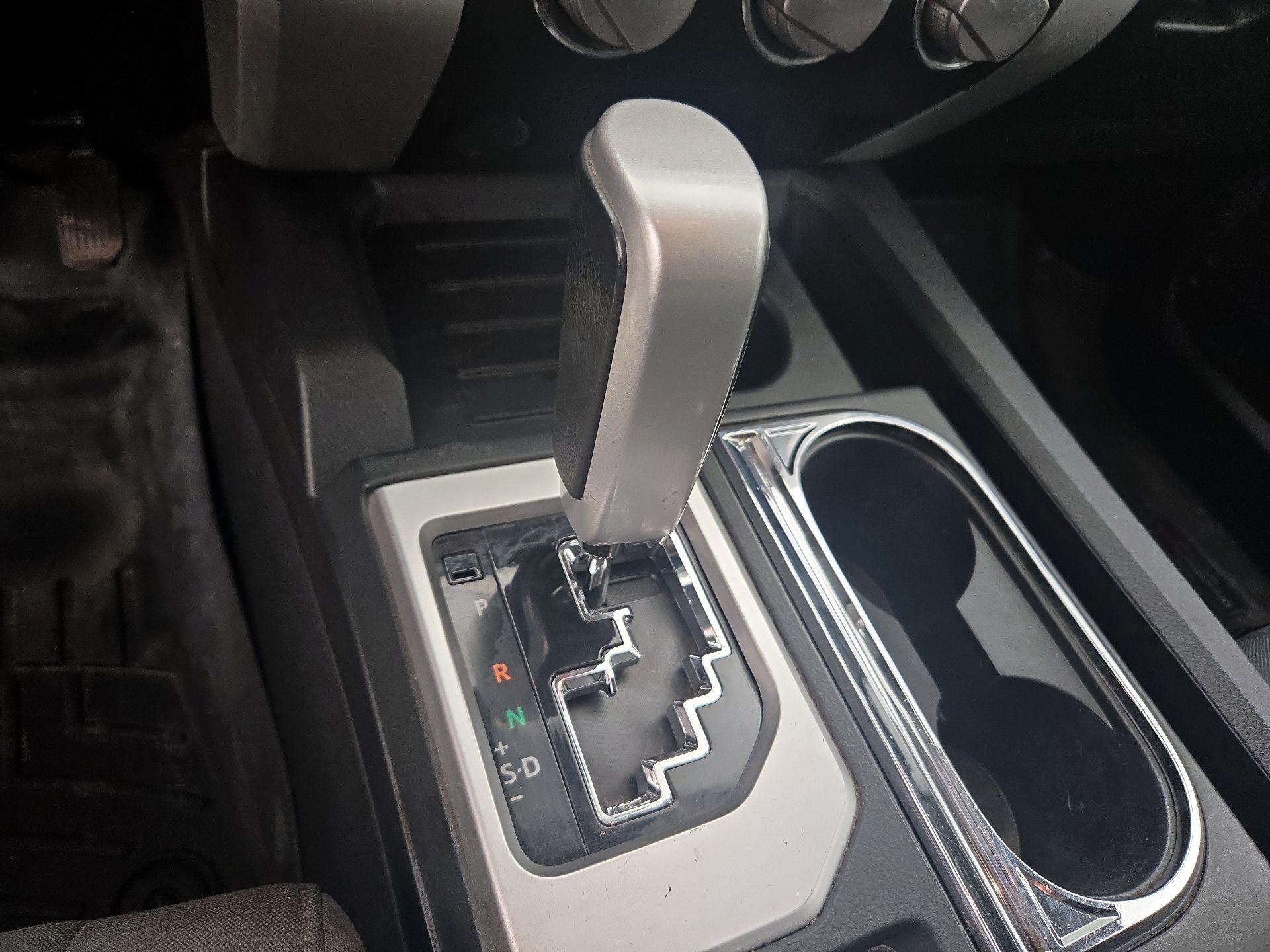 Thumbnail: 2015 Toyota Tundra - 17