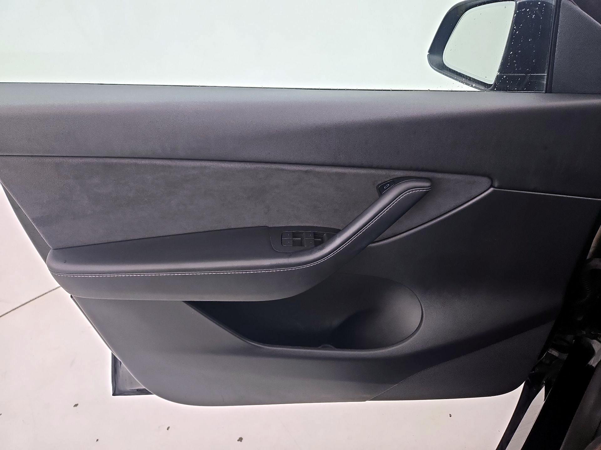 Thumbnail: 2021 Tesla Model Y - 12