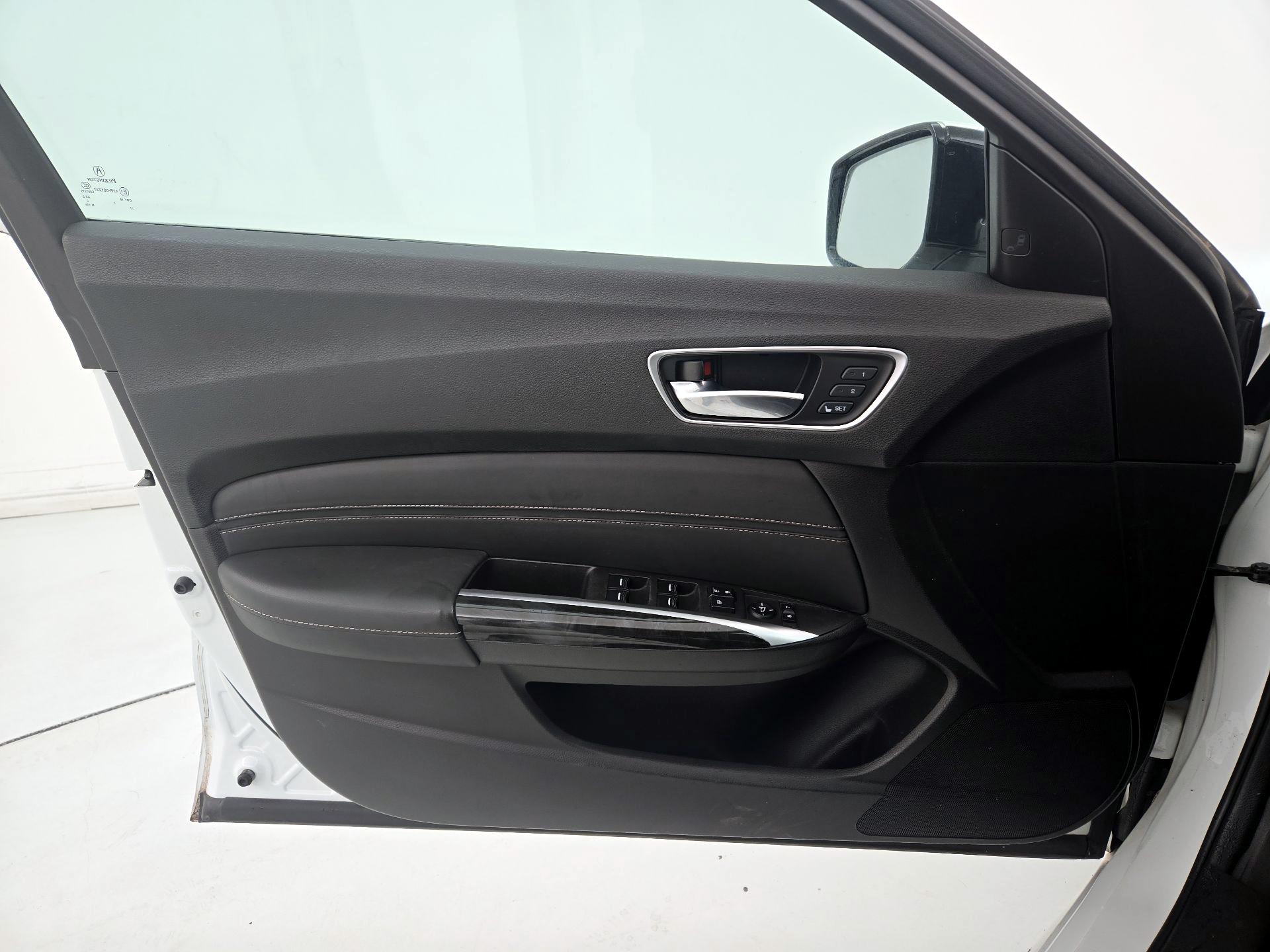Thumbnail: 2018 Acura TLX - 12