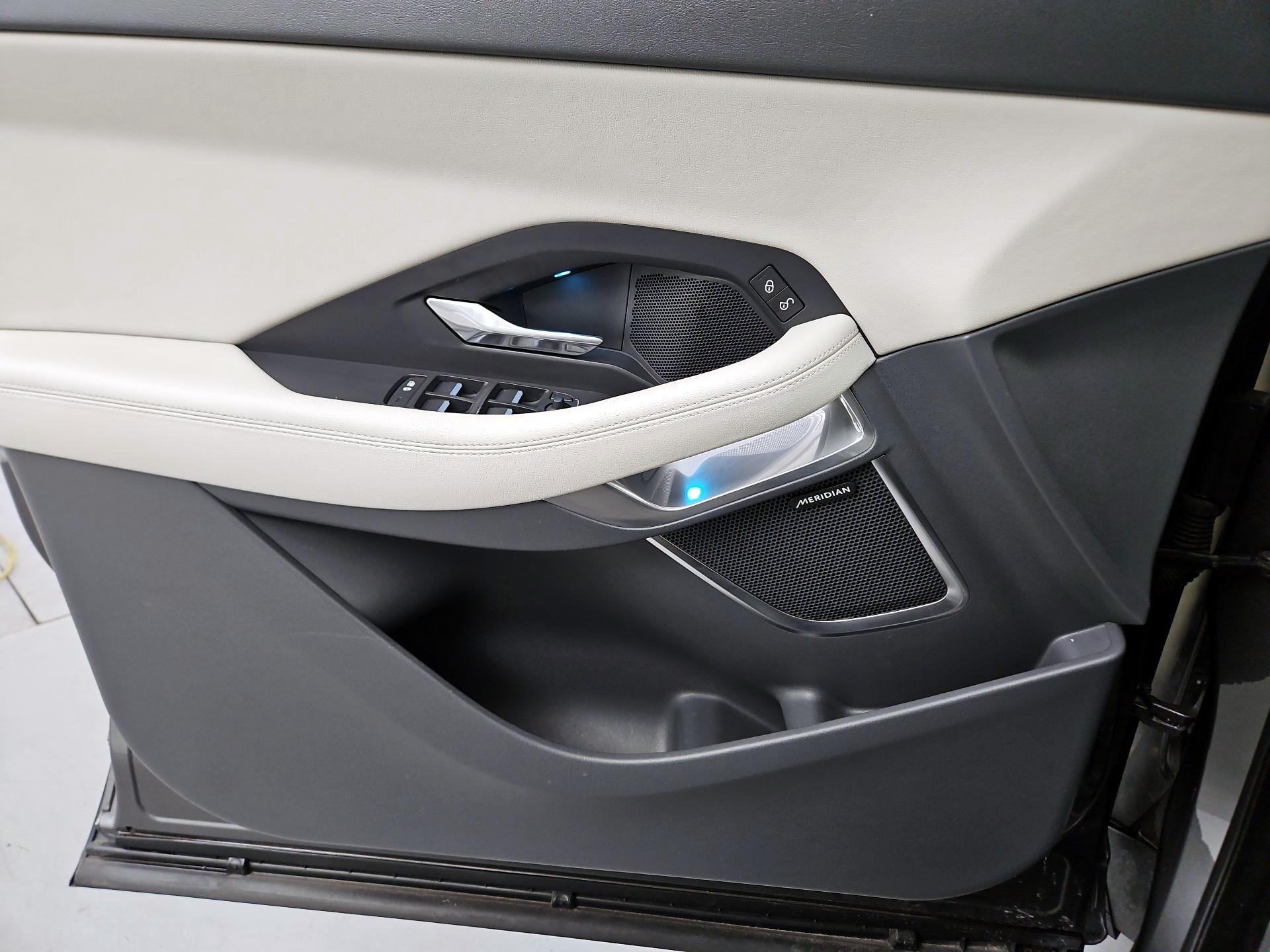 Thumbnail: 2020 Jaguar E-Pace - 12