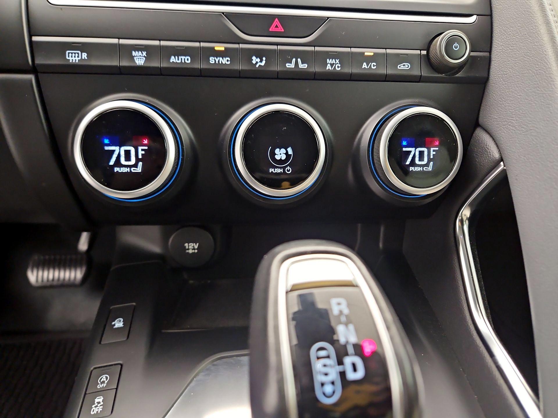 Thumbnail: 2020 Jaguar E-Pace - 17