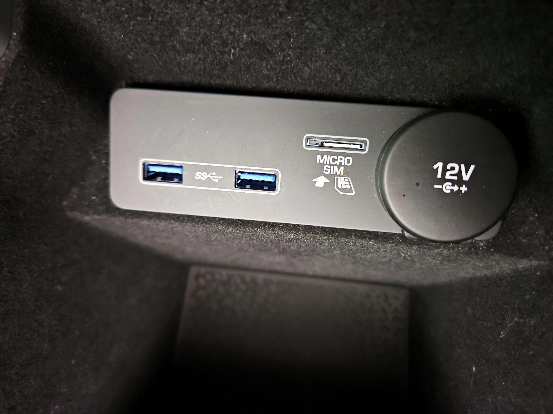 Thumbnail: 2020 Jaguar E-Pace - 19