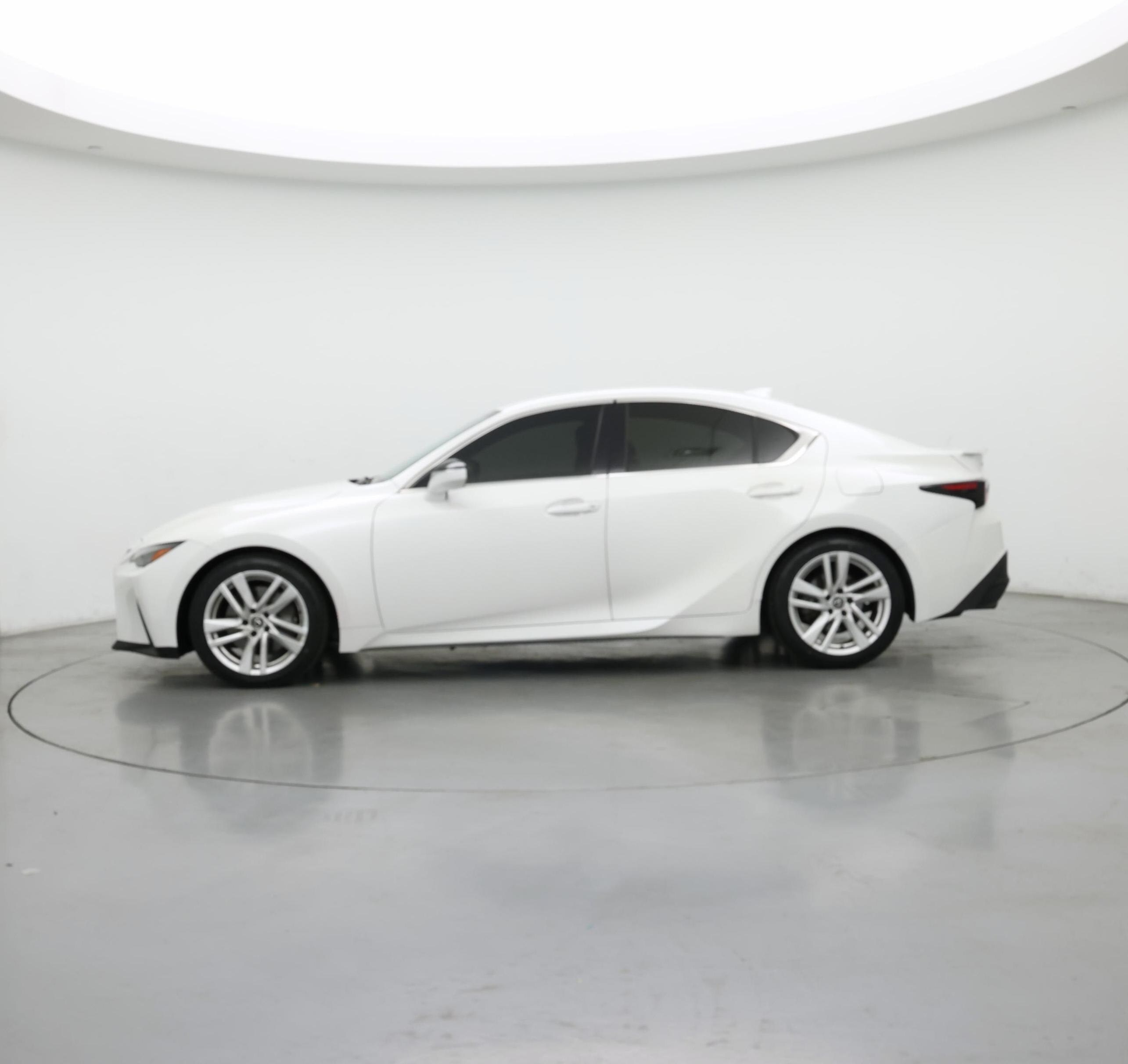 Thumbnail: 2021 Lexus IS - 3