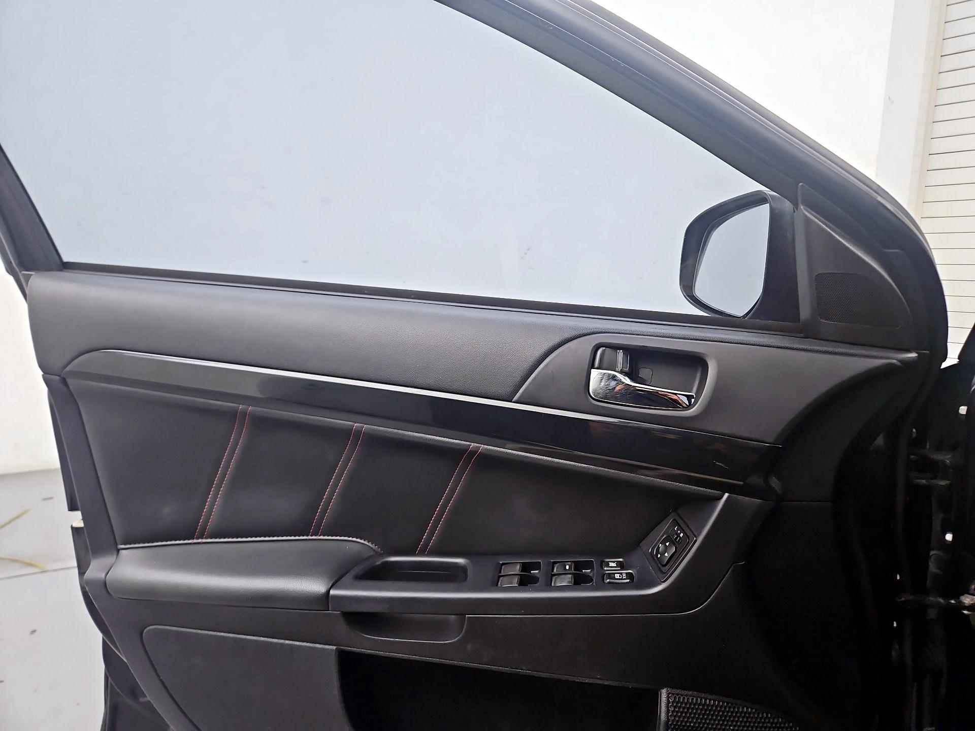 Thumbnail: 2017 Mitsubishi Lancer - 12