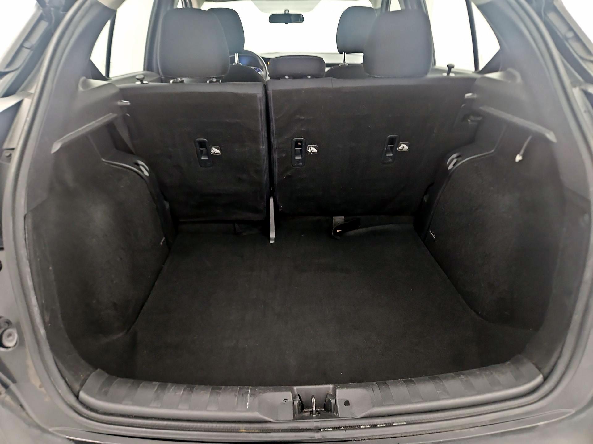 Thumbnail: 2019 Nissan Kicks - 17