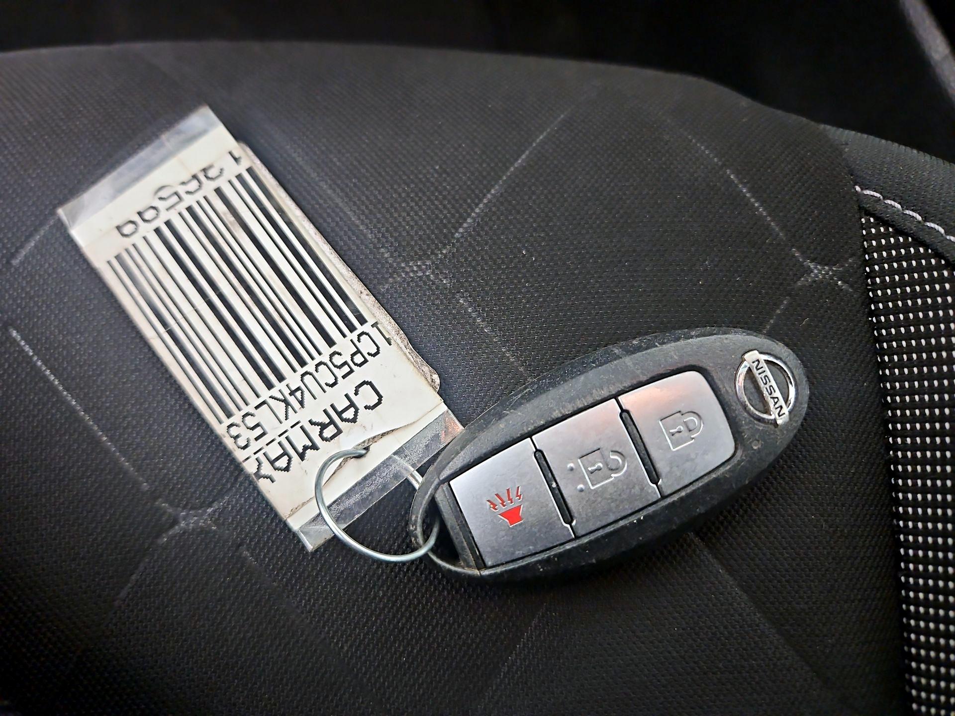 Thumbnail: 2019 Nissan Kicks - 19