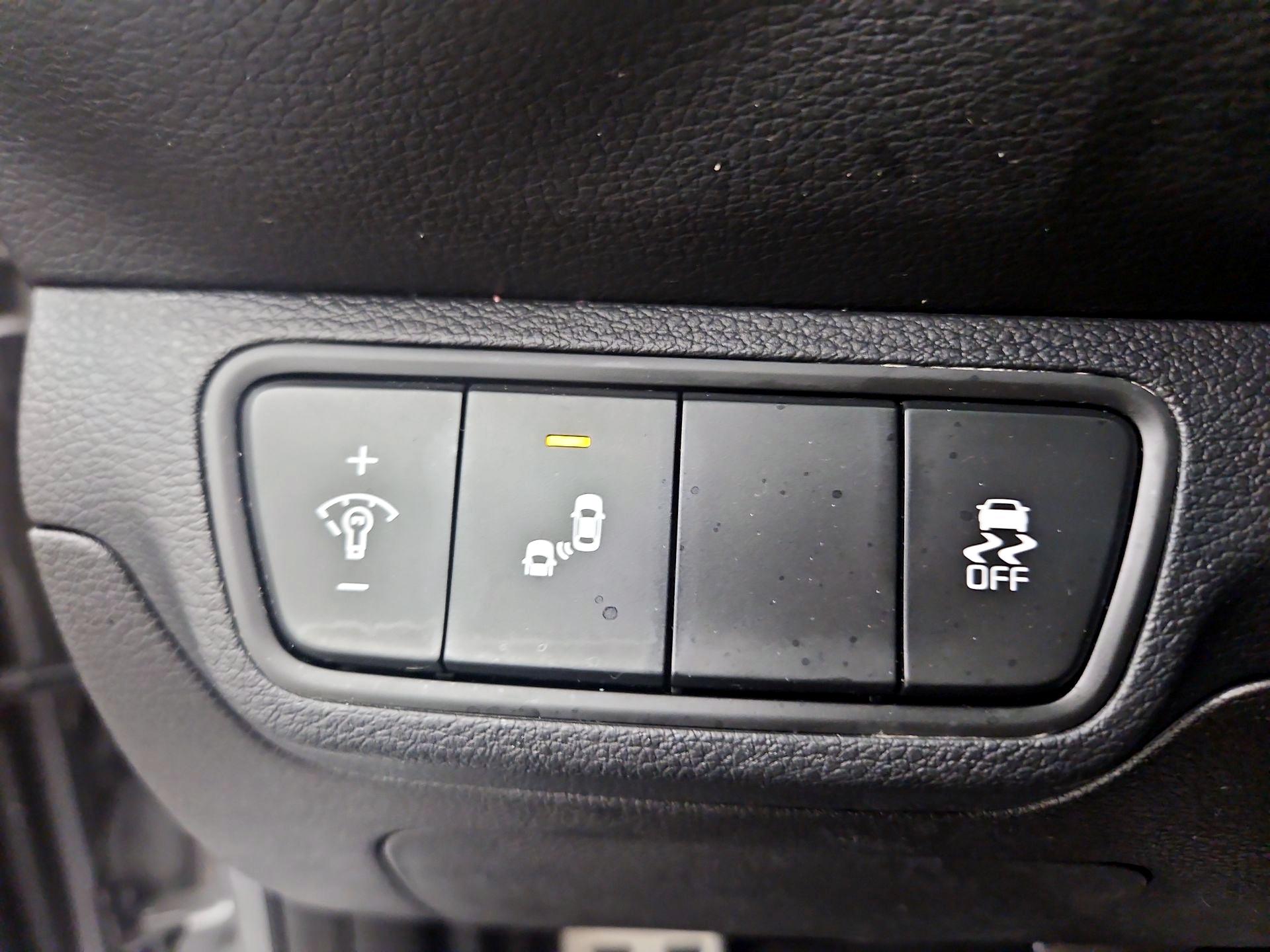 Thumbnail: 2023 Kia Forte - 13