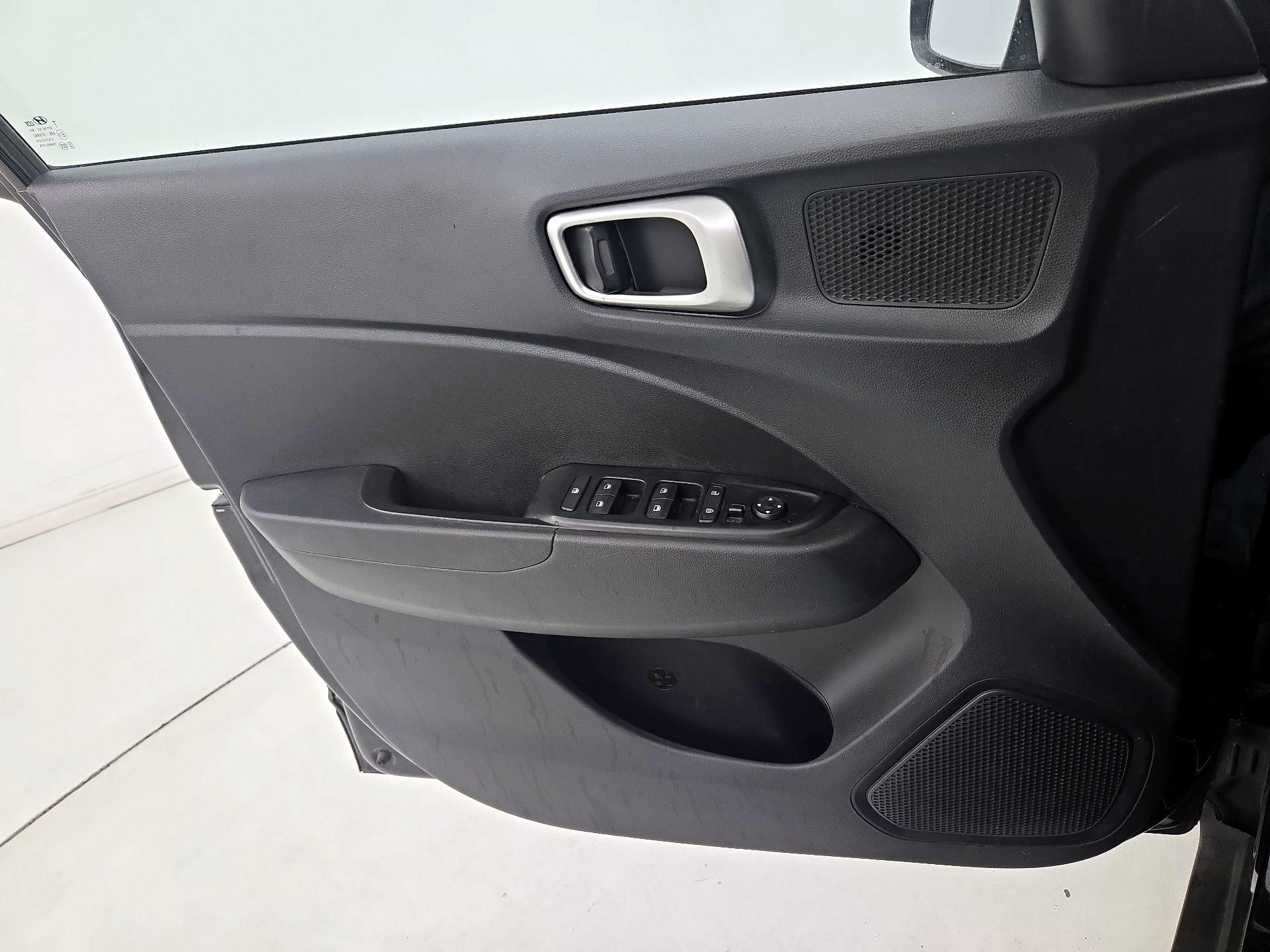 Thumbnail: 2022 Hyundai Venue - 12