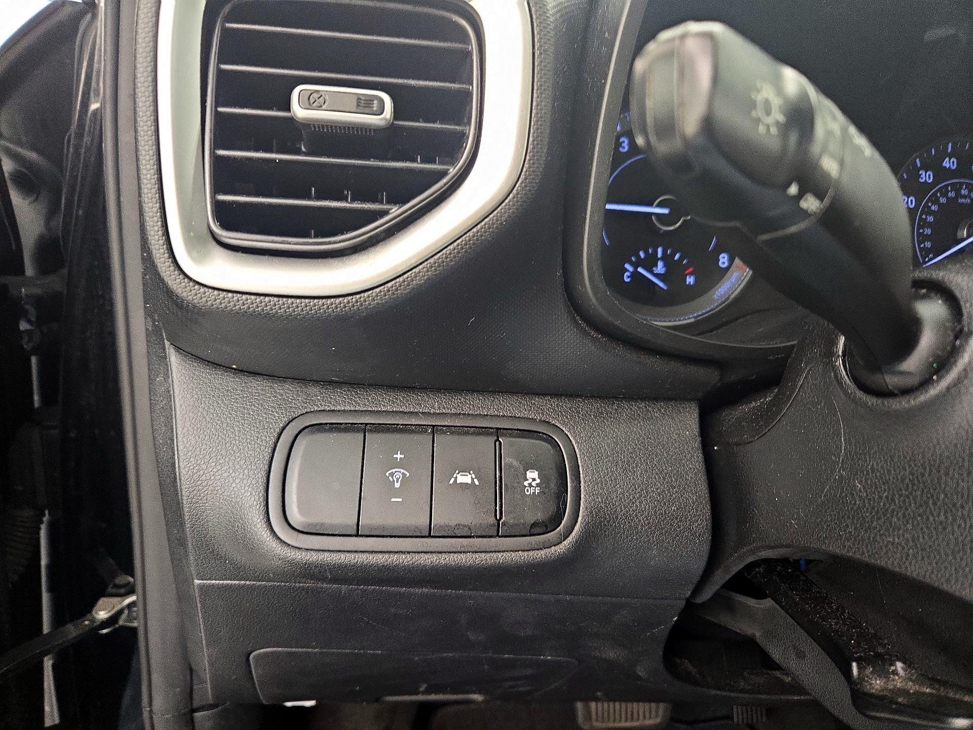 Thumbnail: 2022 Hyundai Venue - 13