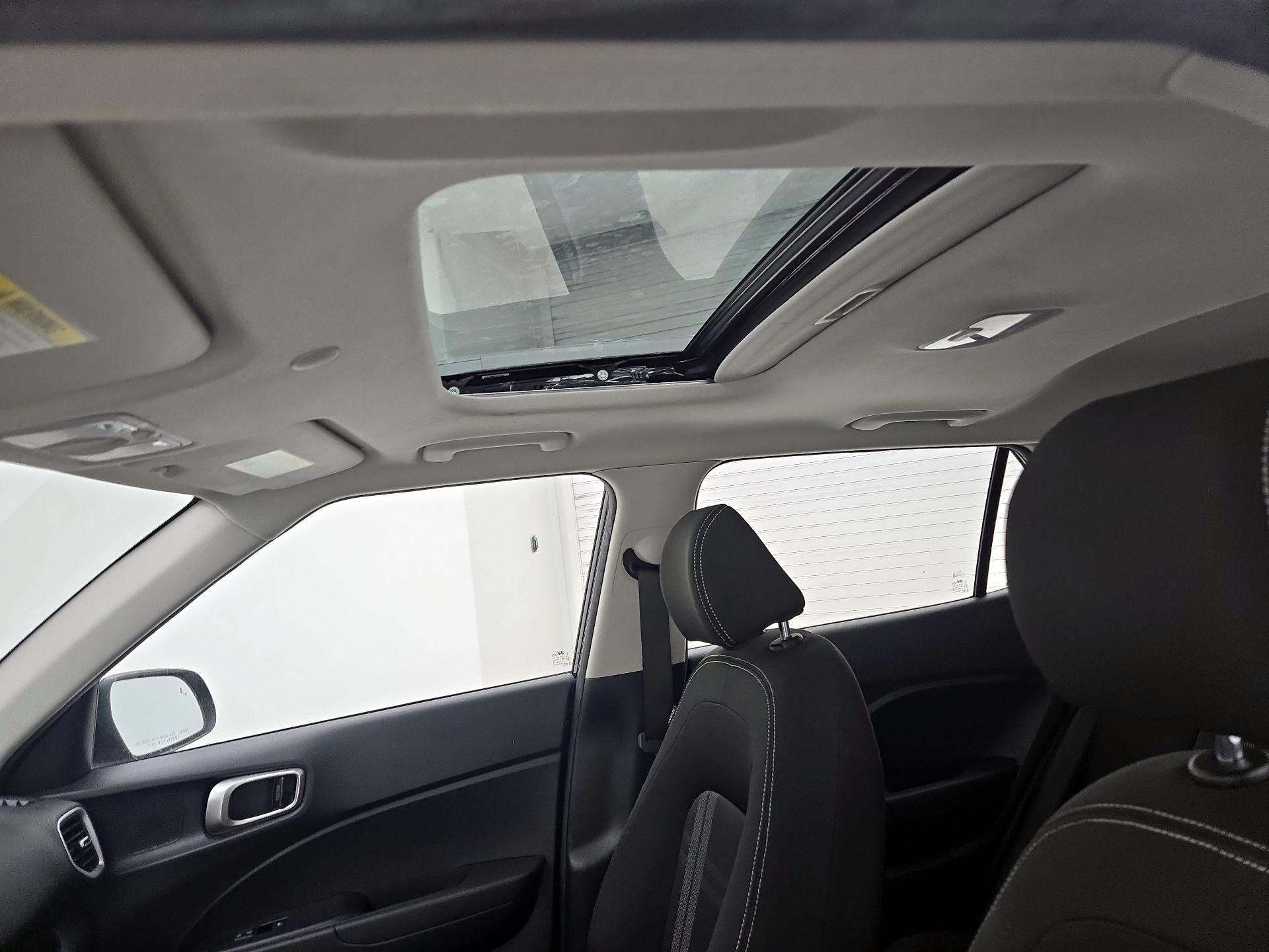 Thumbnail: 2022 Hyundai Venue - 19