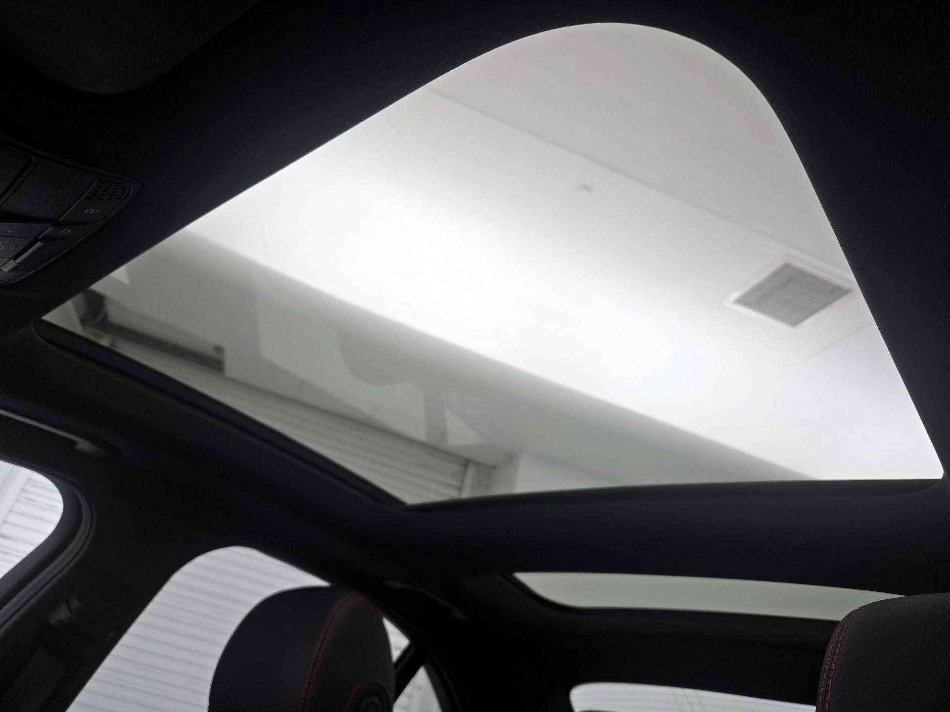 Thumbnail: 2017 Mercedes-Benz C-Class - 20