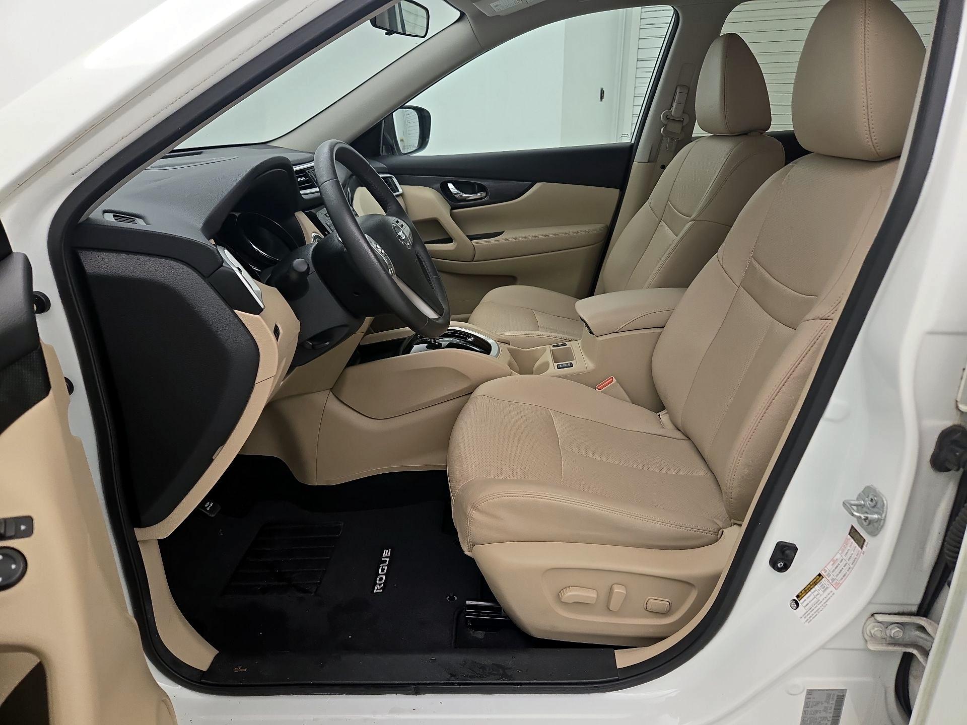 Thumbnail: 2016 Nissan Rogue - 11