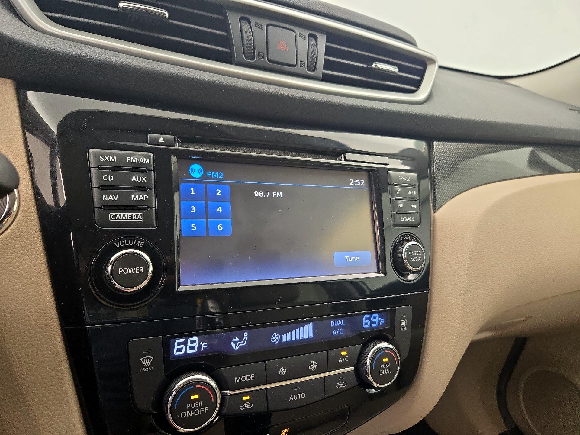 Thumbnail: 2016 Nissan Rogue - 16