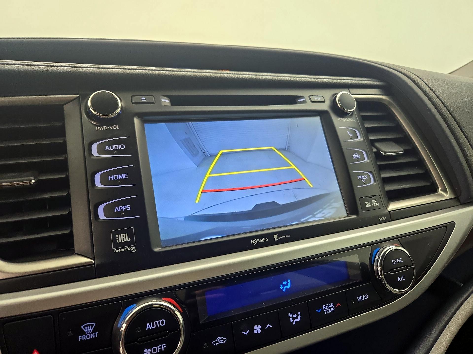 Thumbnail: 2015 Toyota Highlander - 14