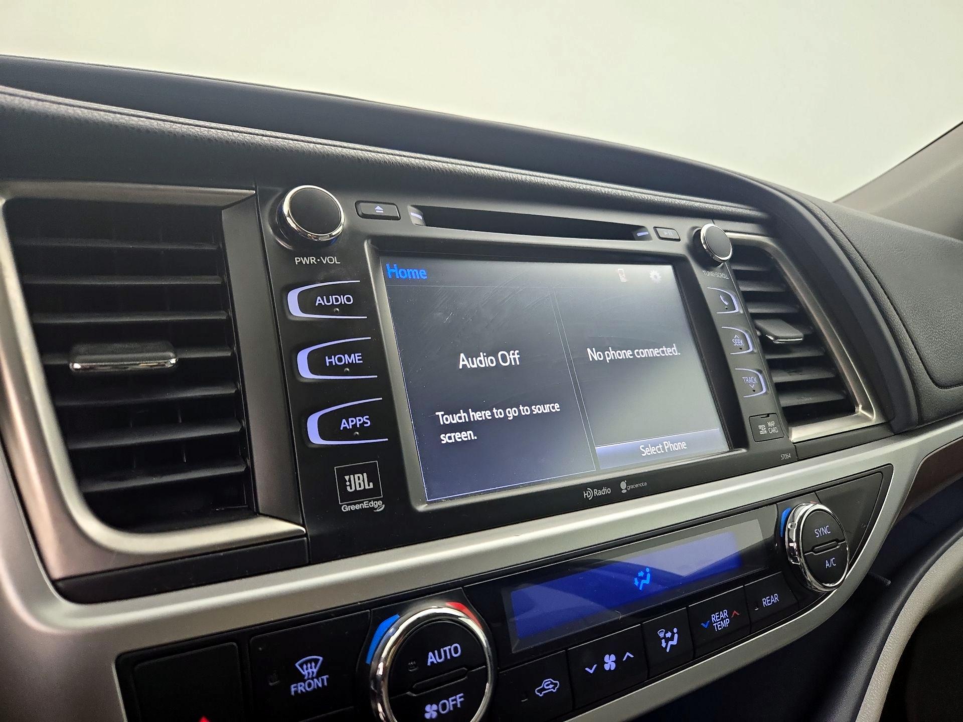 Thumbnail: 2015 Toyota Highlander - 15