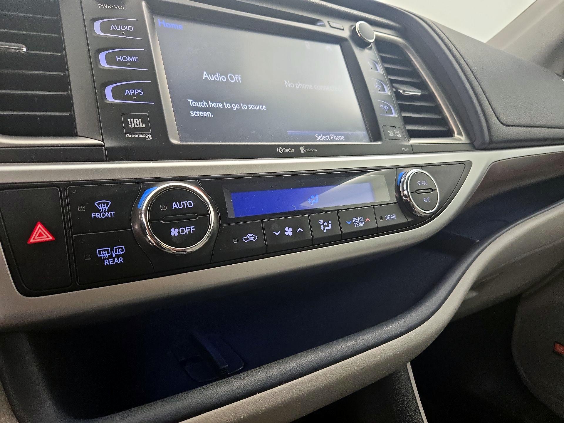 Thumbnail: 2015 Toyota Highlander - 16