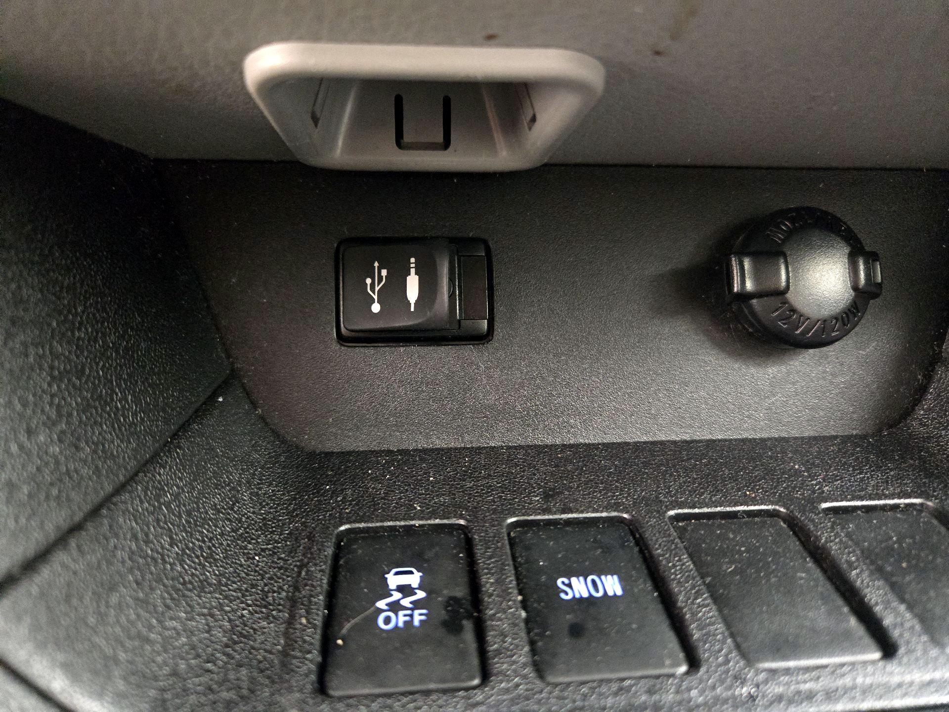 Thumbnail: 2015 Toyota Highlander - 18