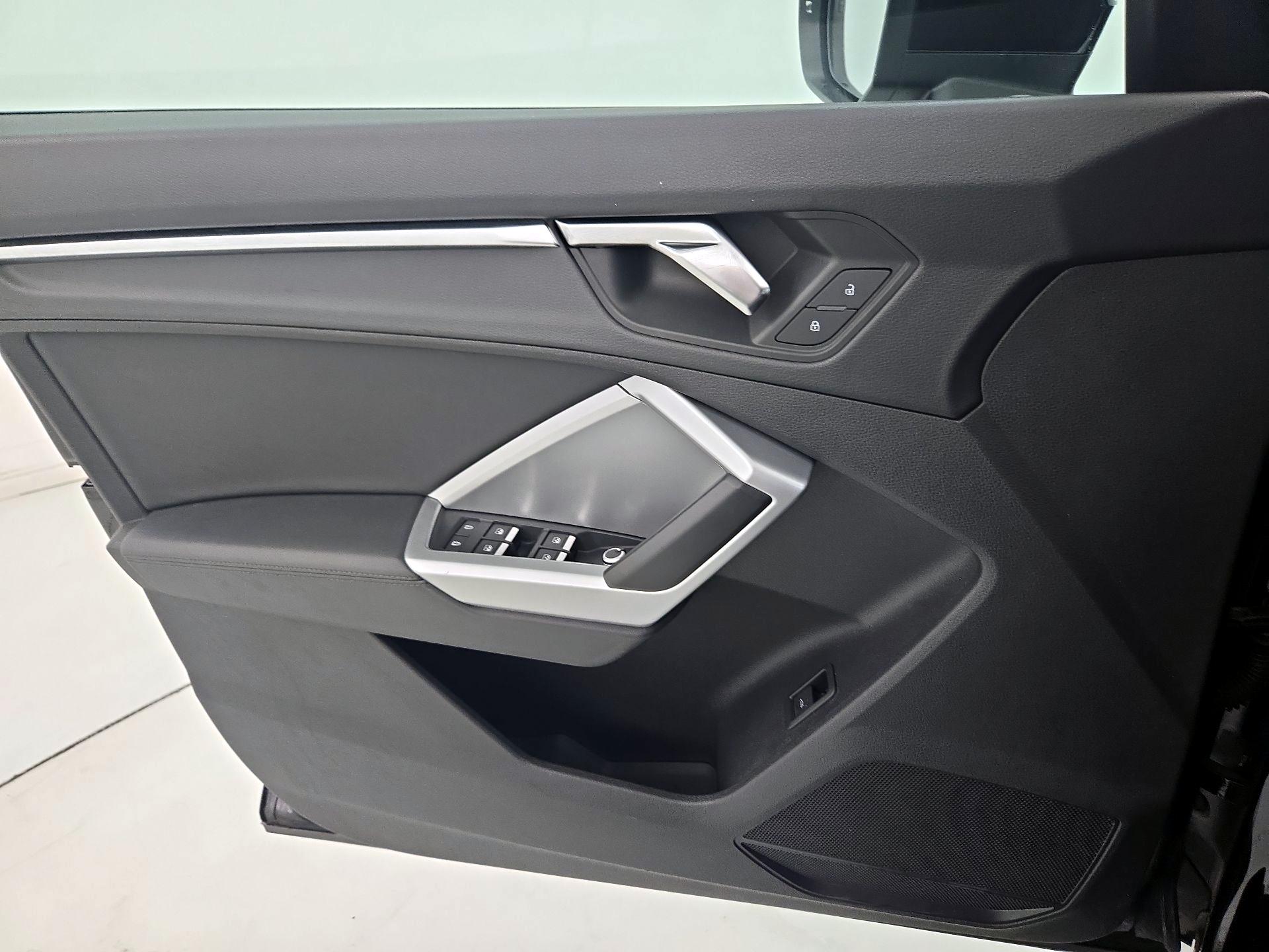 Thumbnail: 2019 Audi Q3 - 12