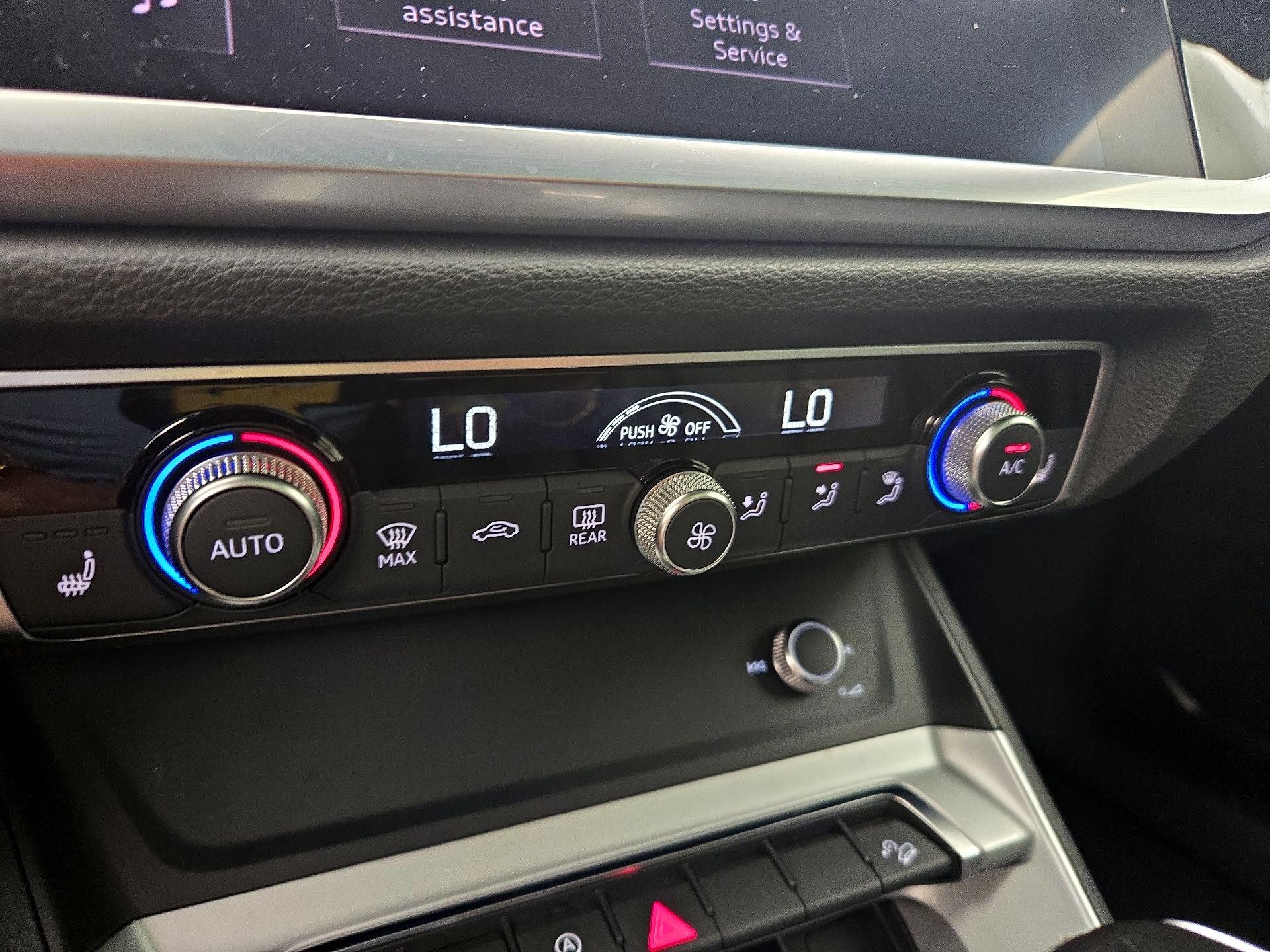 Thumbnail: 2019 Audi Q3 - 16