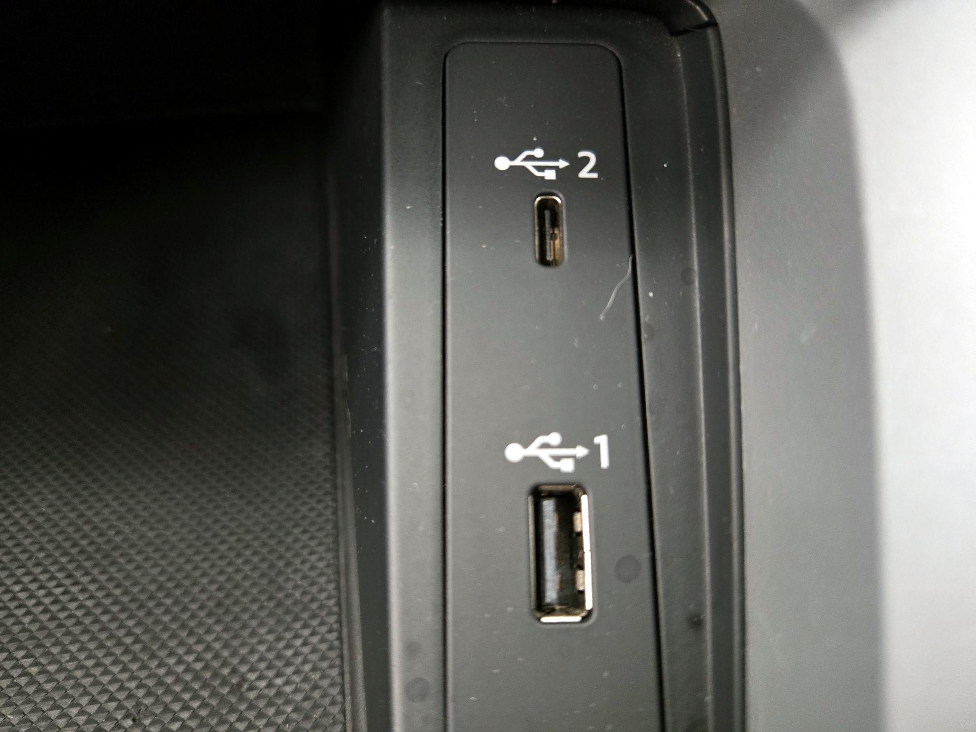 Thumbnail: 2019 Audi Q3 - 18