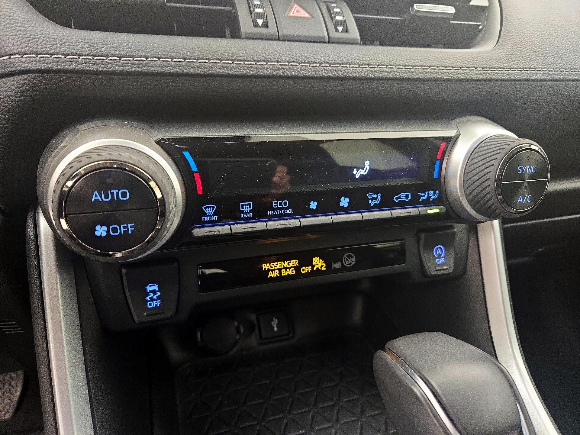 Thumbnail: 2022 Toyota RAV4 - 17