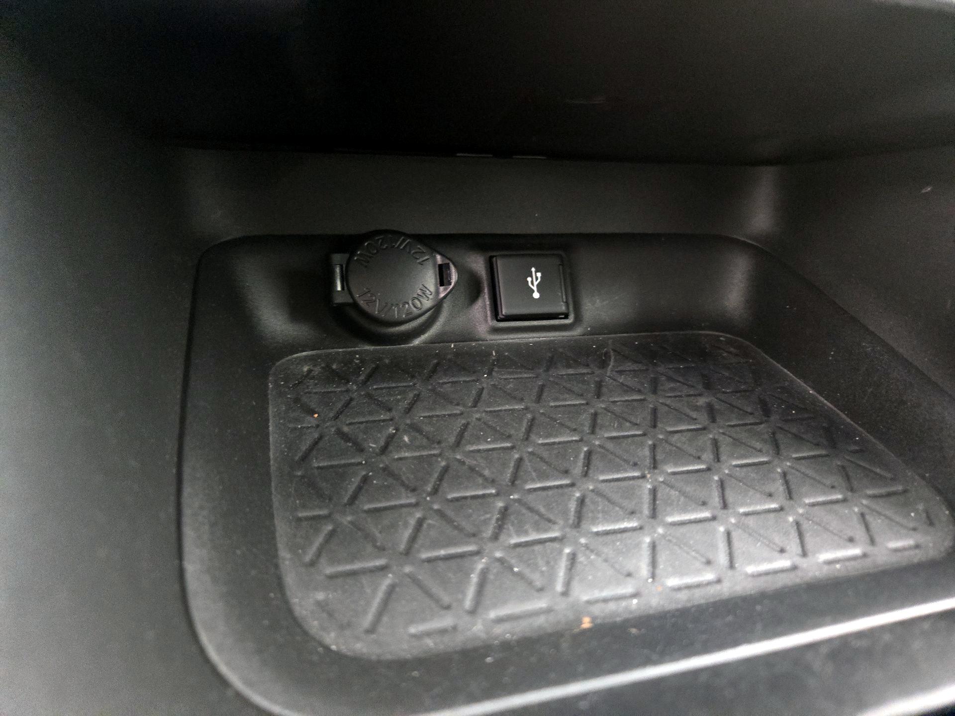 Thumbnail: 2022 Toyota RAV4 - 19