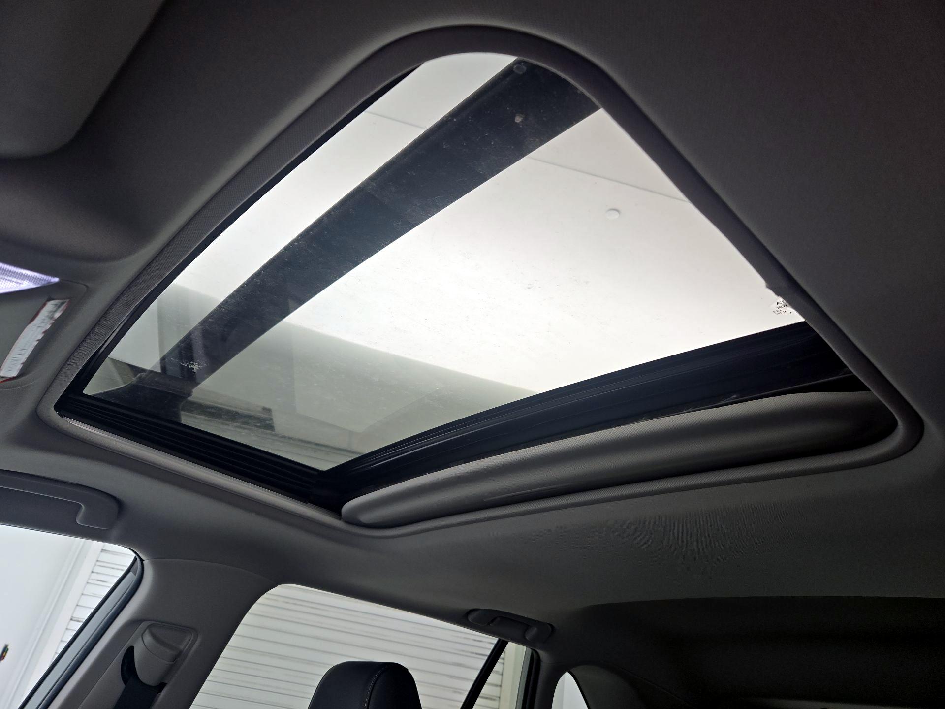 Thumbnail: 2022 Toyota RAV4 - 20