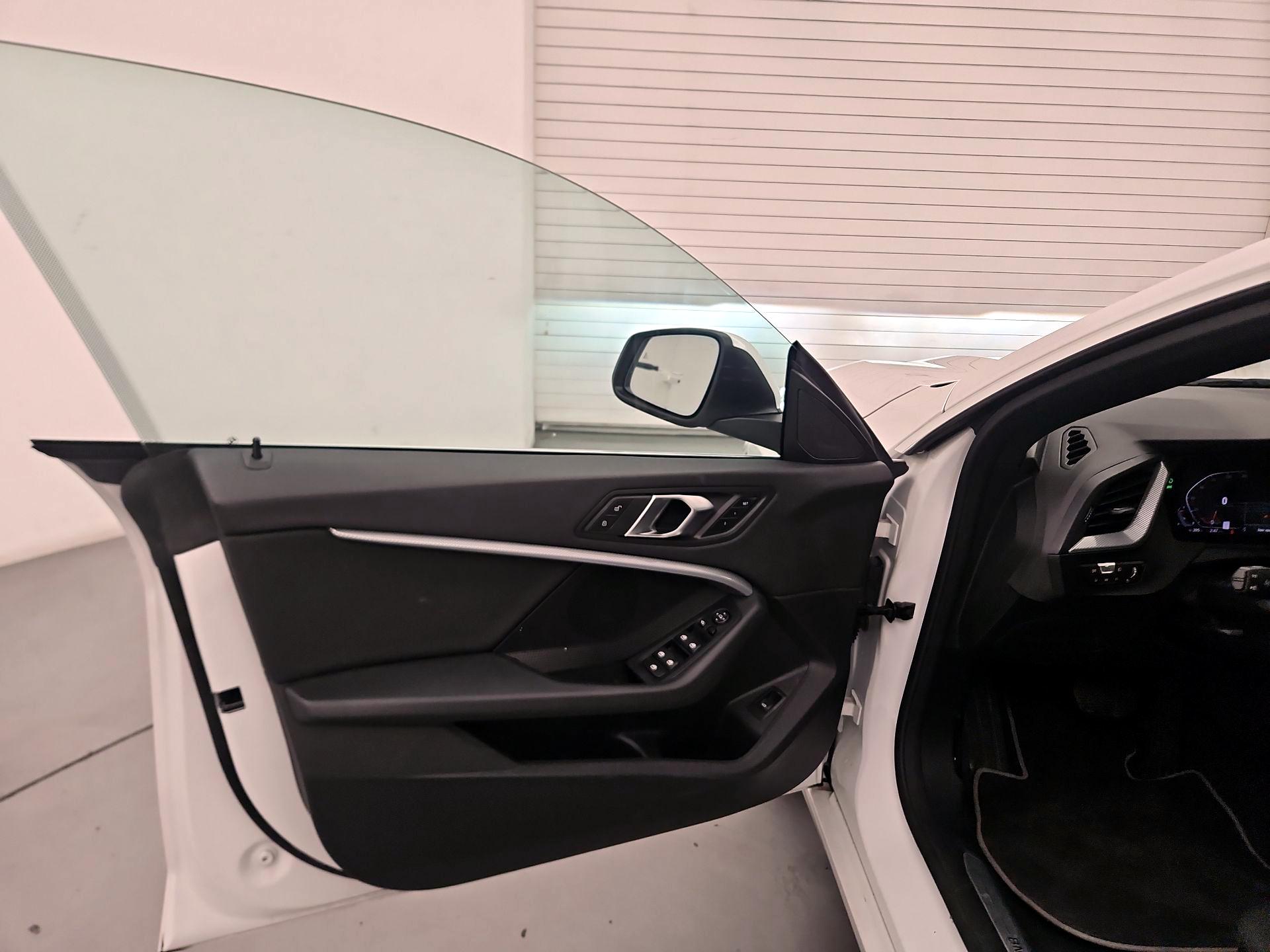 Thumbnail: 2024 BMW 2 Series - 12