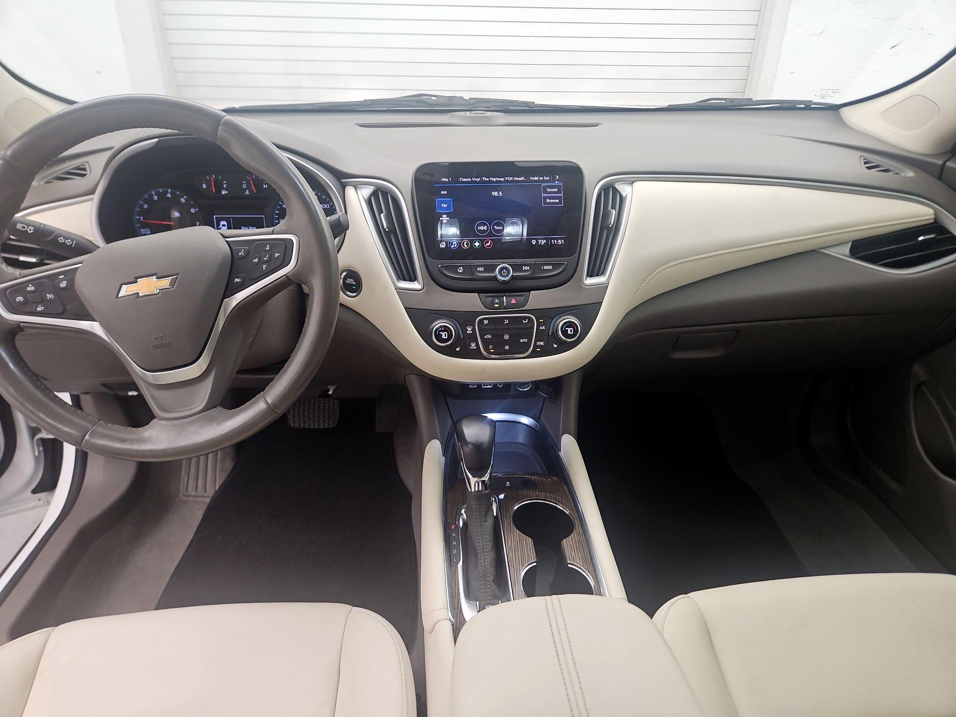 Thumbnail: 2022 Chevrolet Malibu - 9