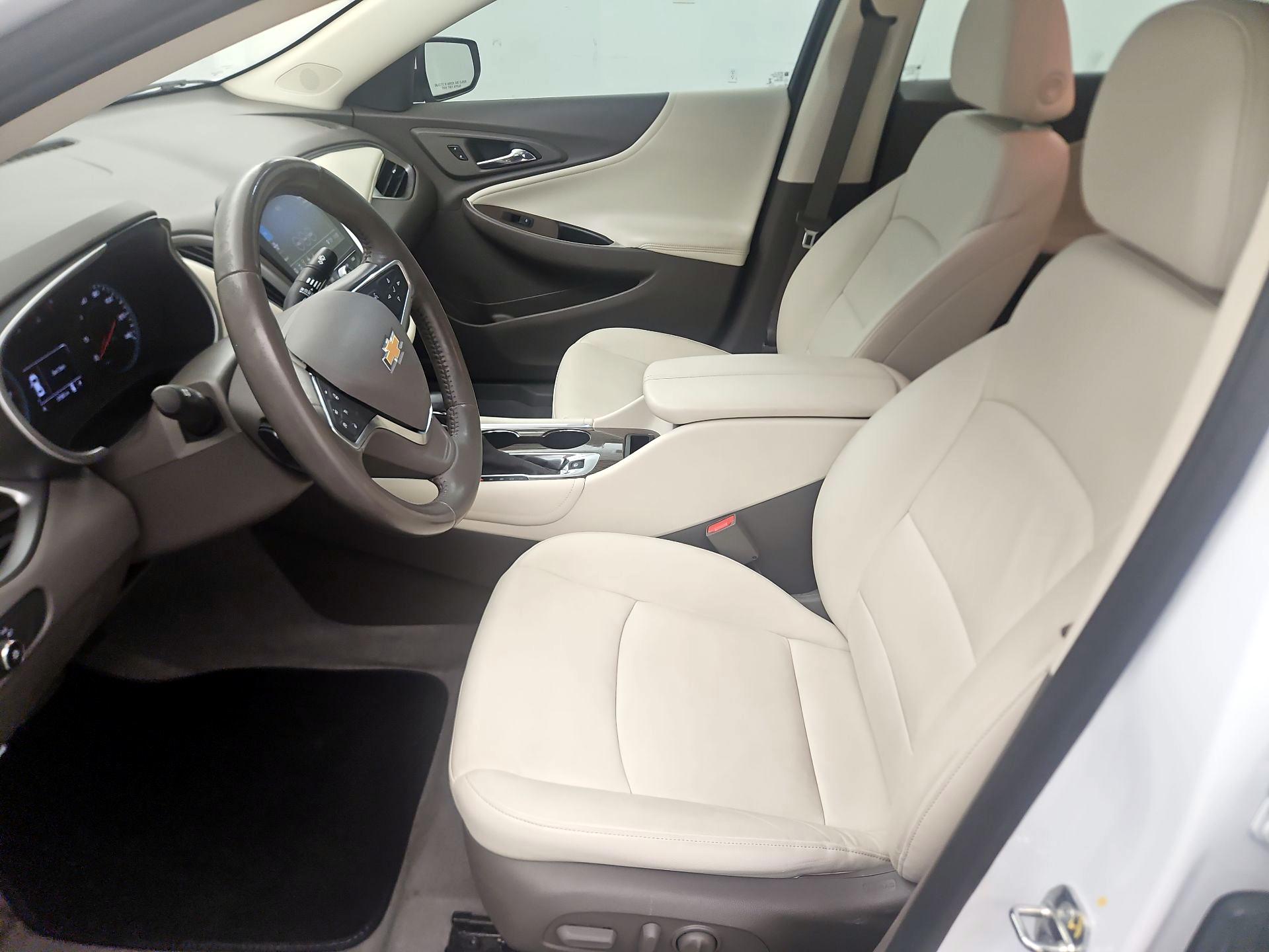 Thumbnail: 2022 Chevrolet Malibu - 11