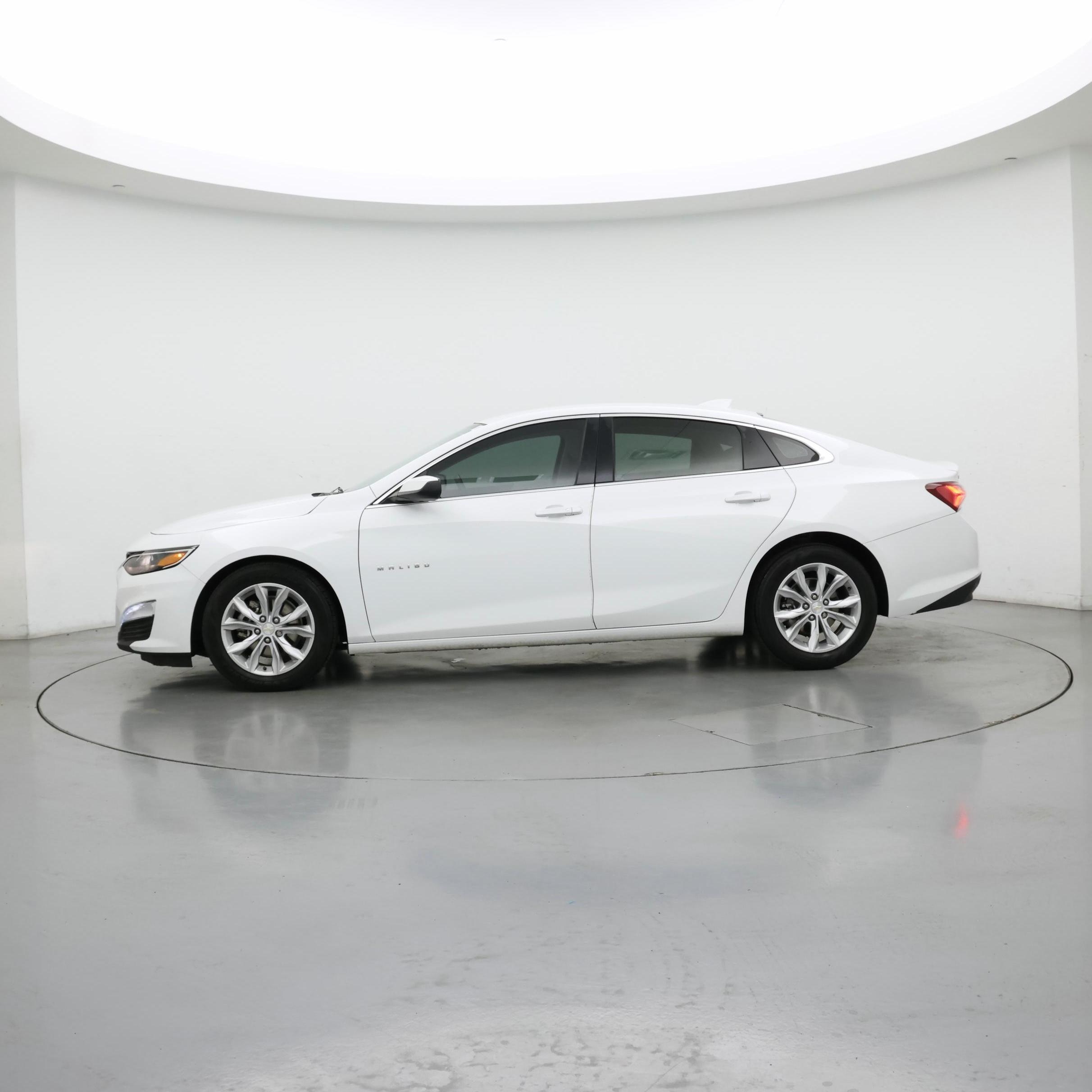 Thumbnail: 2022 Chevrolet Malibu - 3