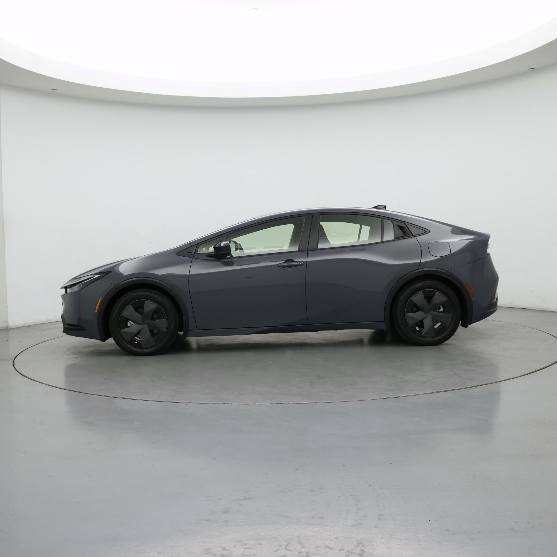 Thumbnail: 2026 Toyota Prius - 3
