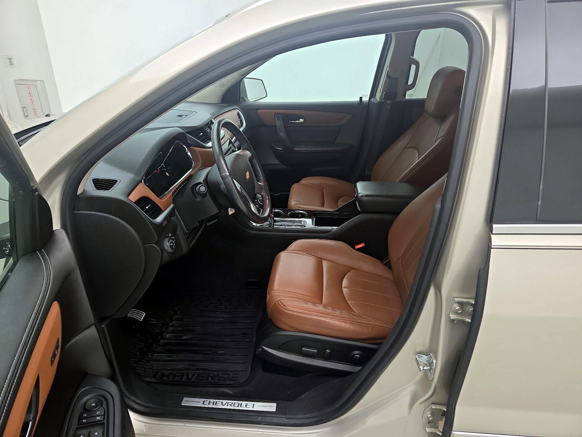 Thumbnail: 2015 Chevrolet Traverse - 11